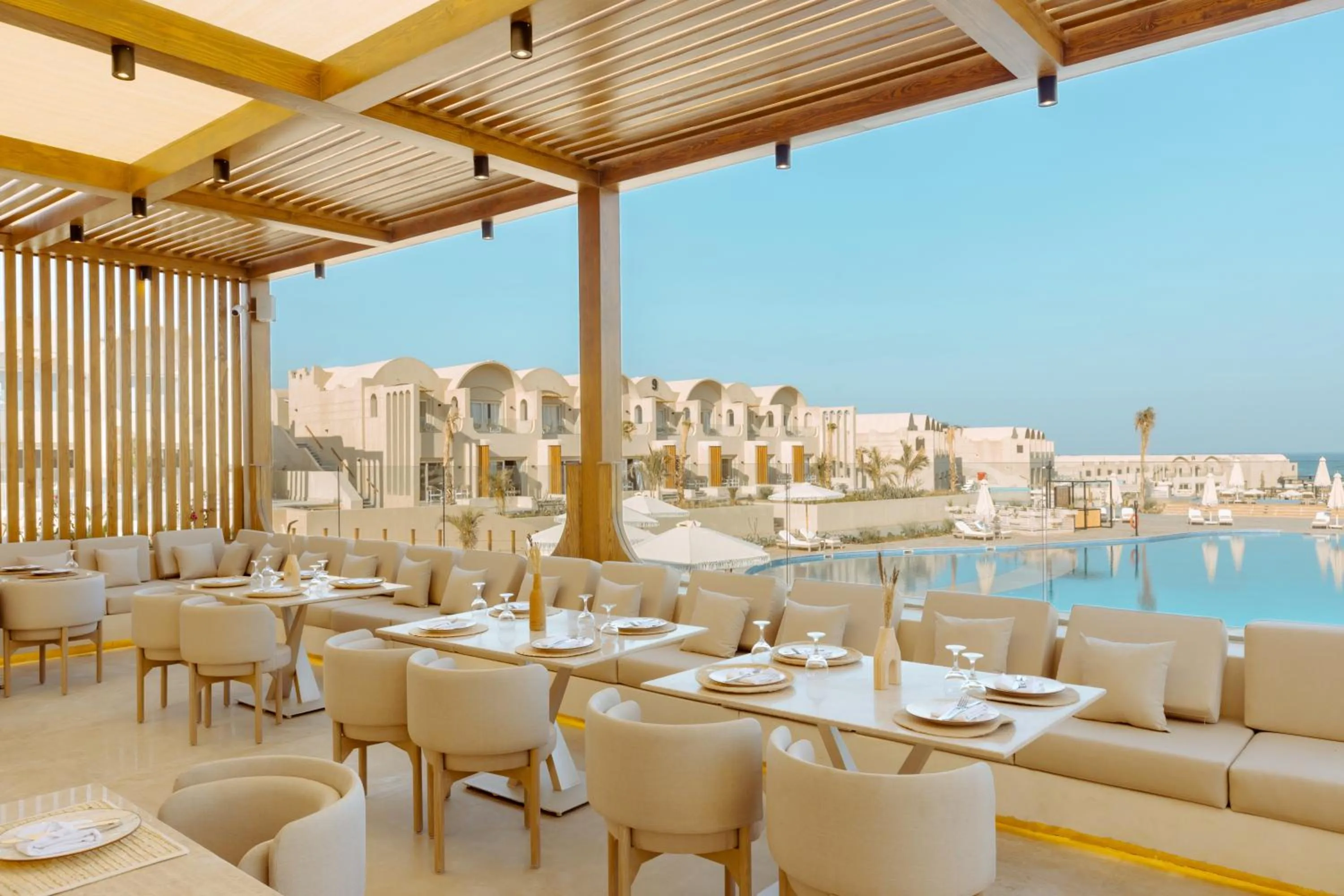 Restaurant/places to eat in Sunrise Anjum Resort