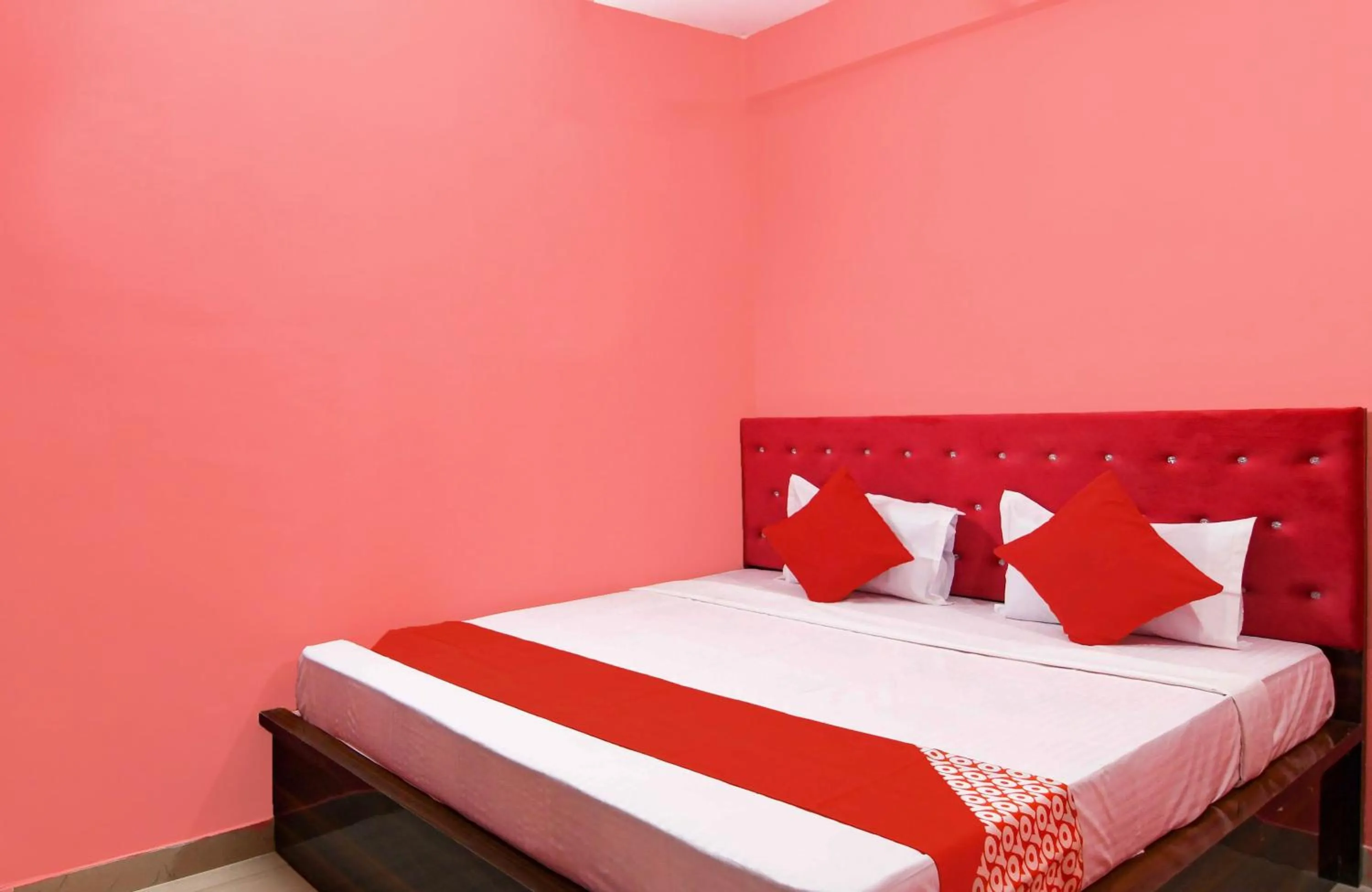 Hotel O by OYO GOLDEN NEST