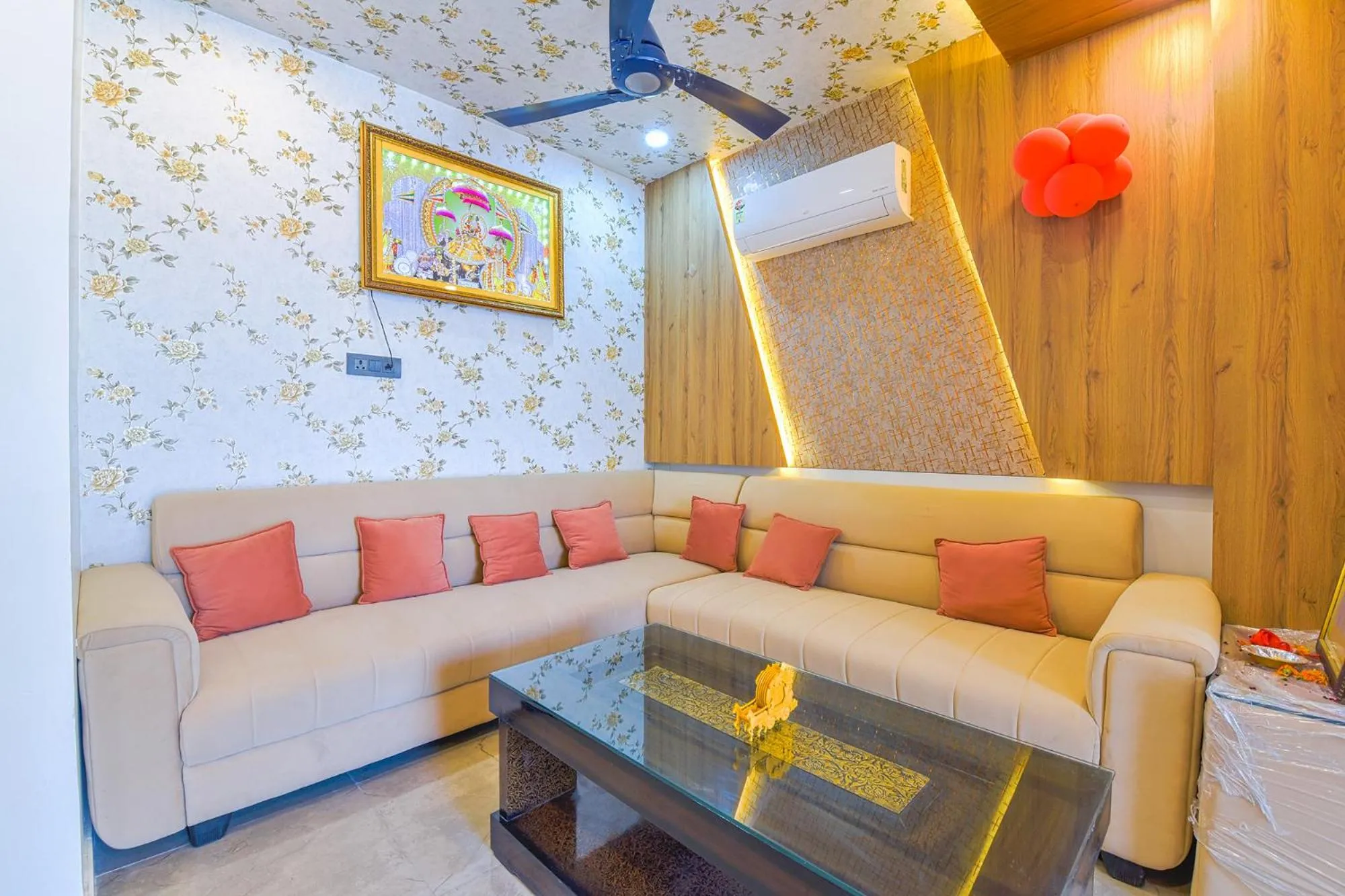 Seating area in FabHotel Bohra International