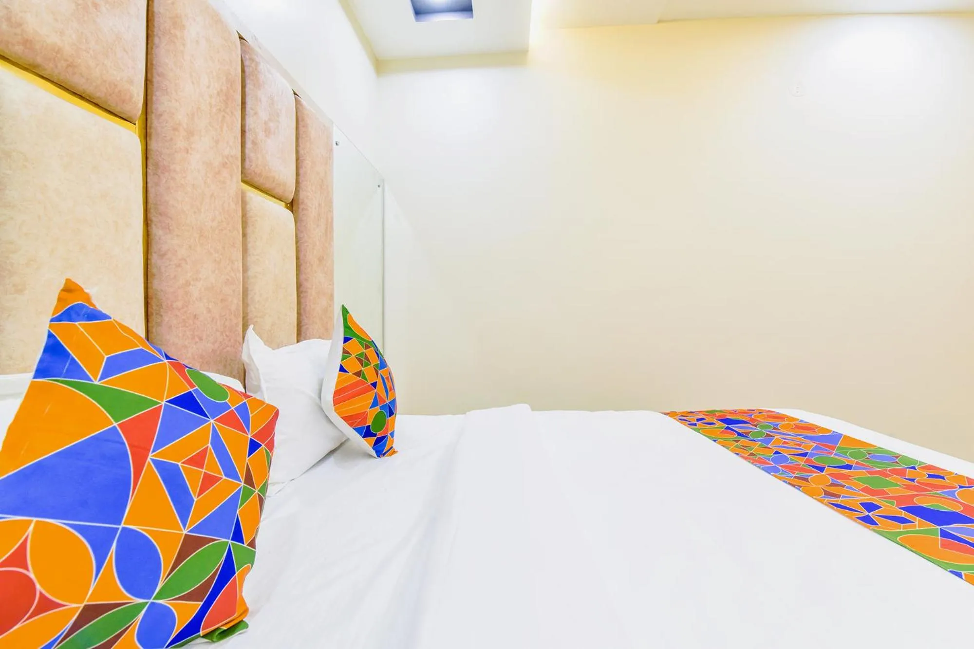 Bed in FabHotel Bohra International