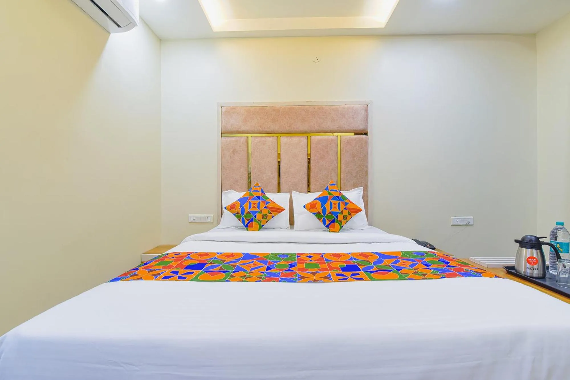 Bed in FabHotel Bohra International