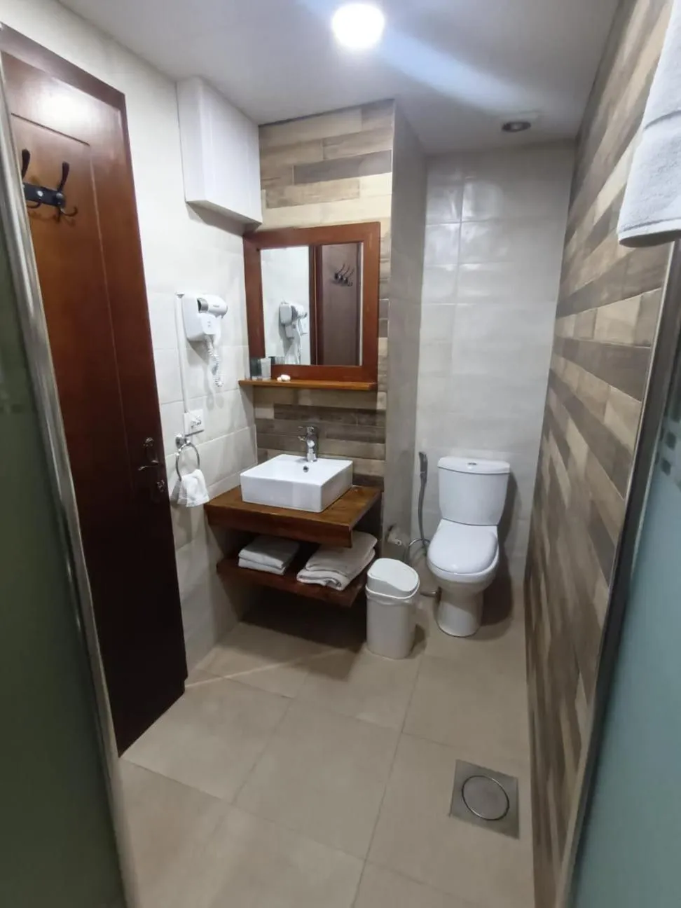Toilet in Batroun boutique suites