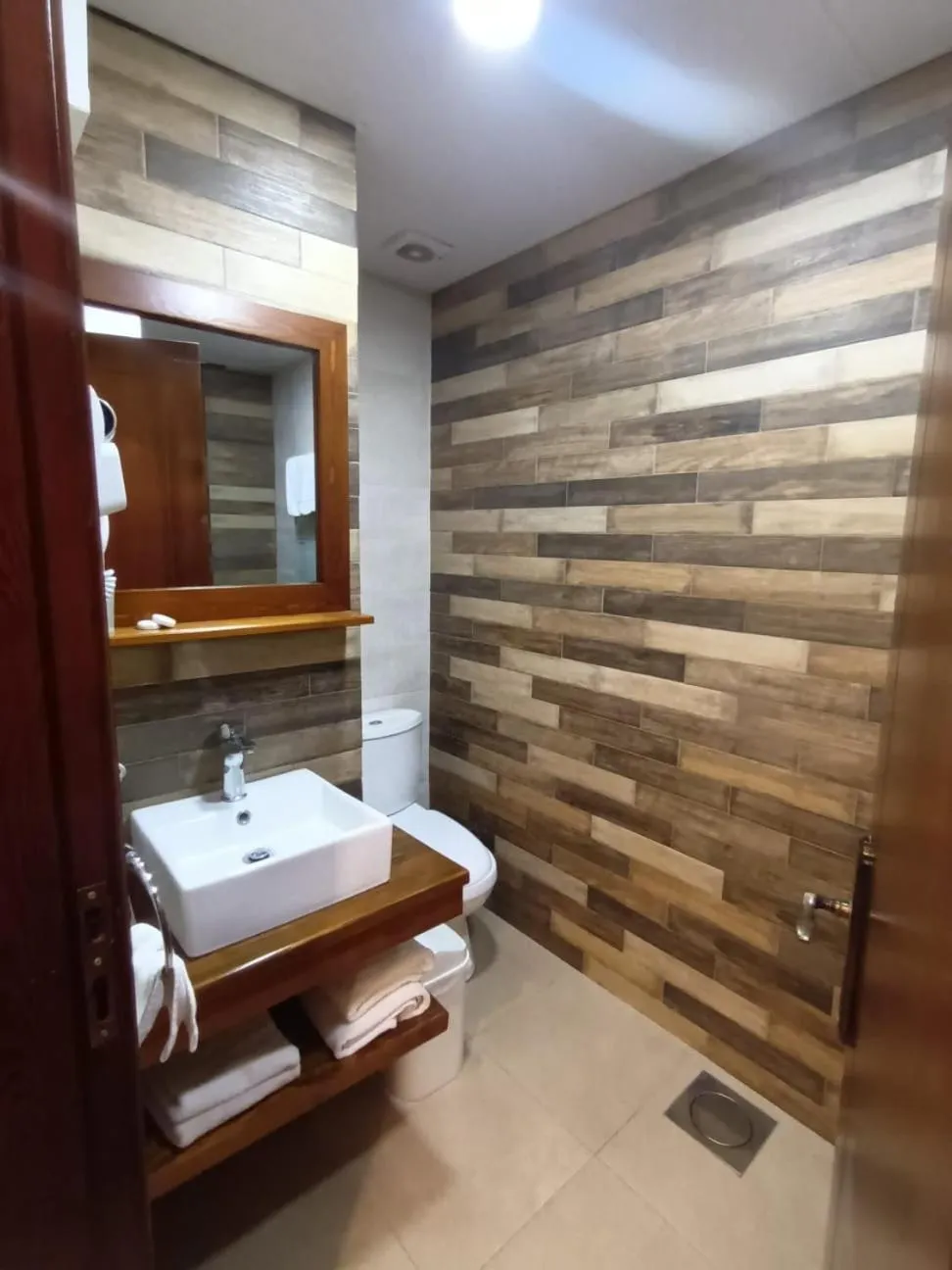 Toilet in Batroun boutique suites