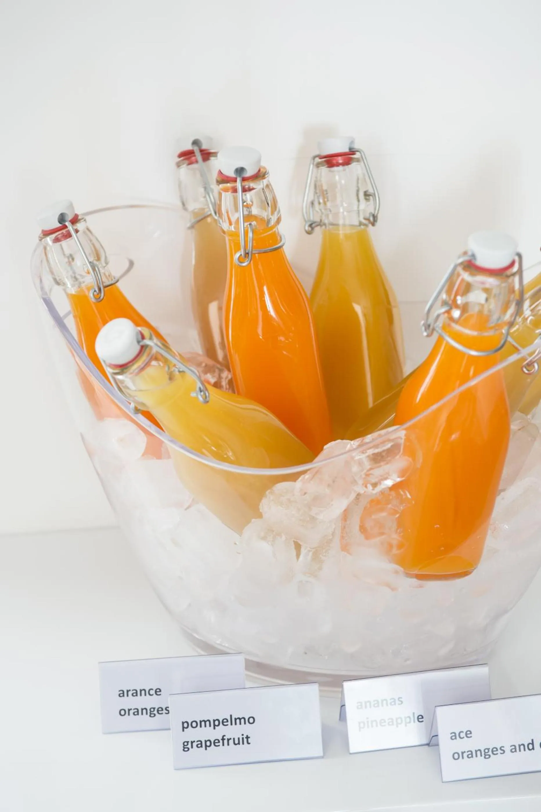 Drinks in La Maison des Tout le Monde