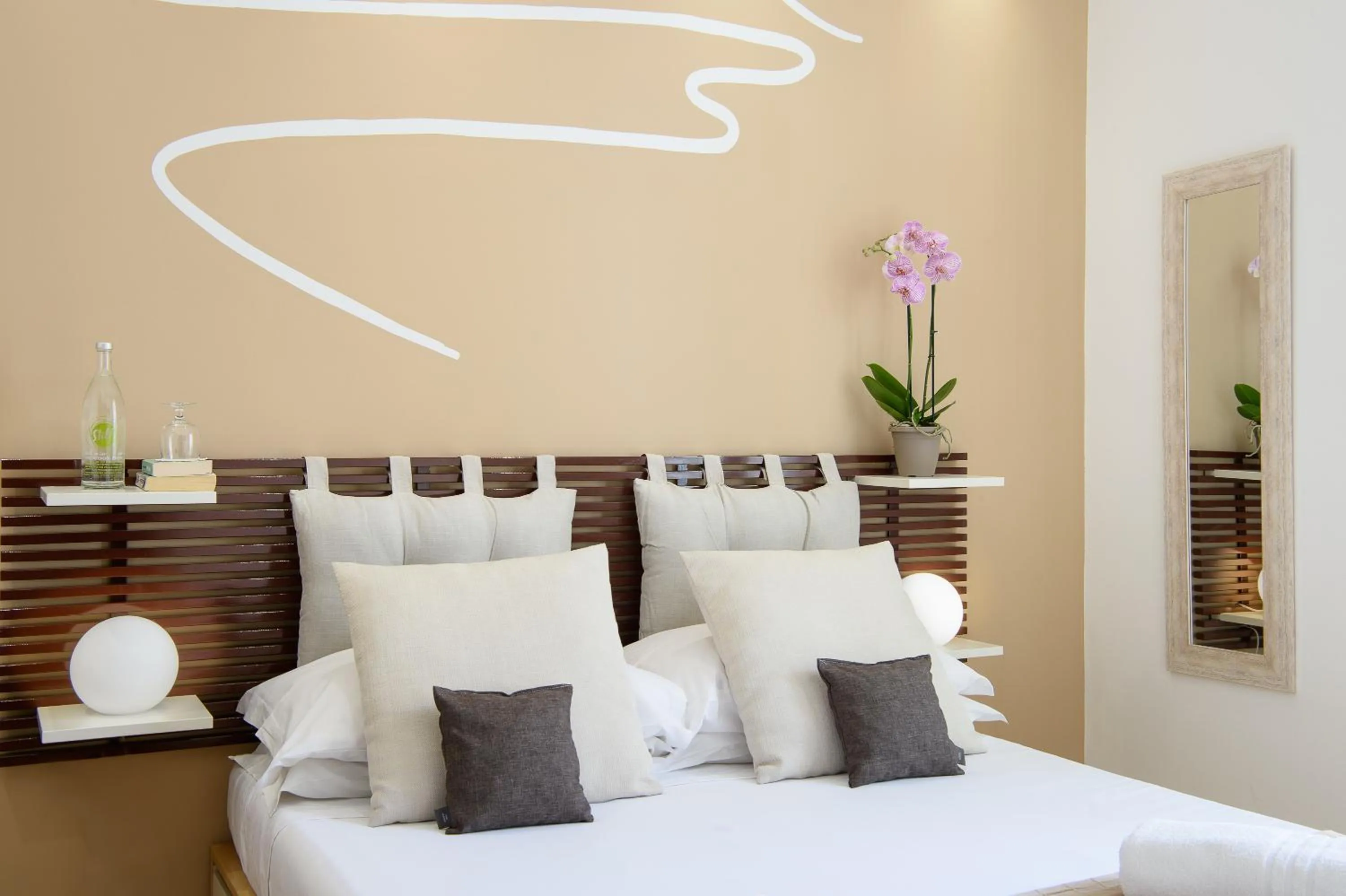 View (from property/room), Bed in La Maison des Tout le Monde