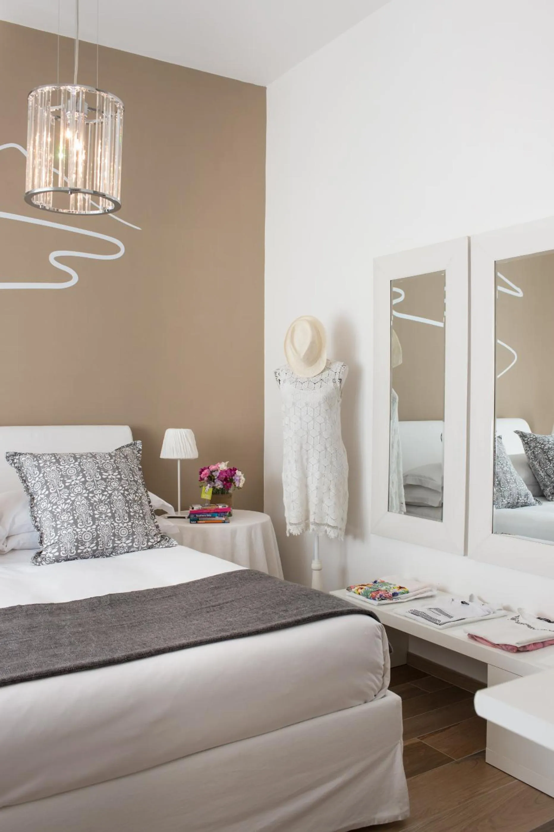 Bedroom, Bed in La Maison des Tout le Monde