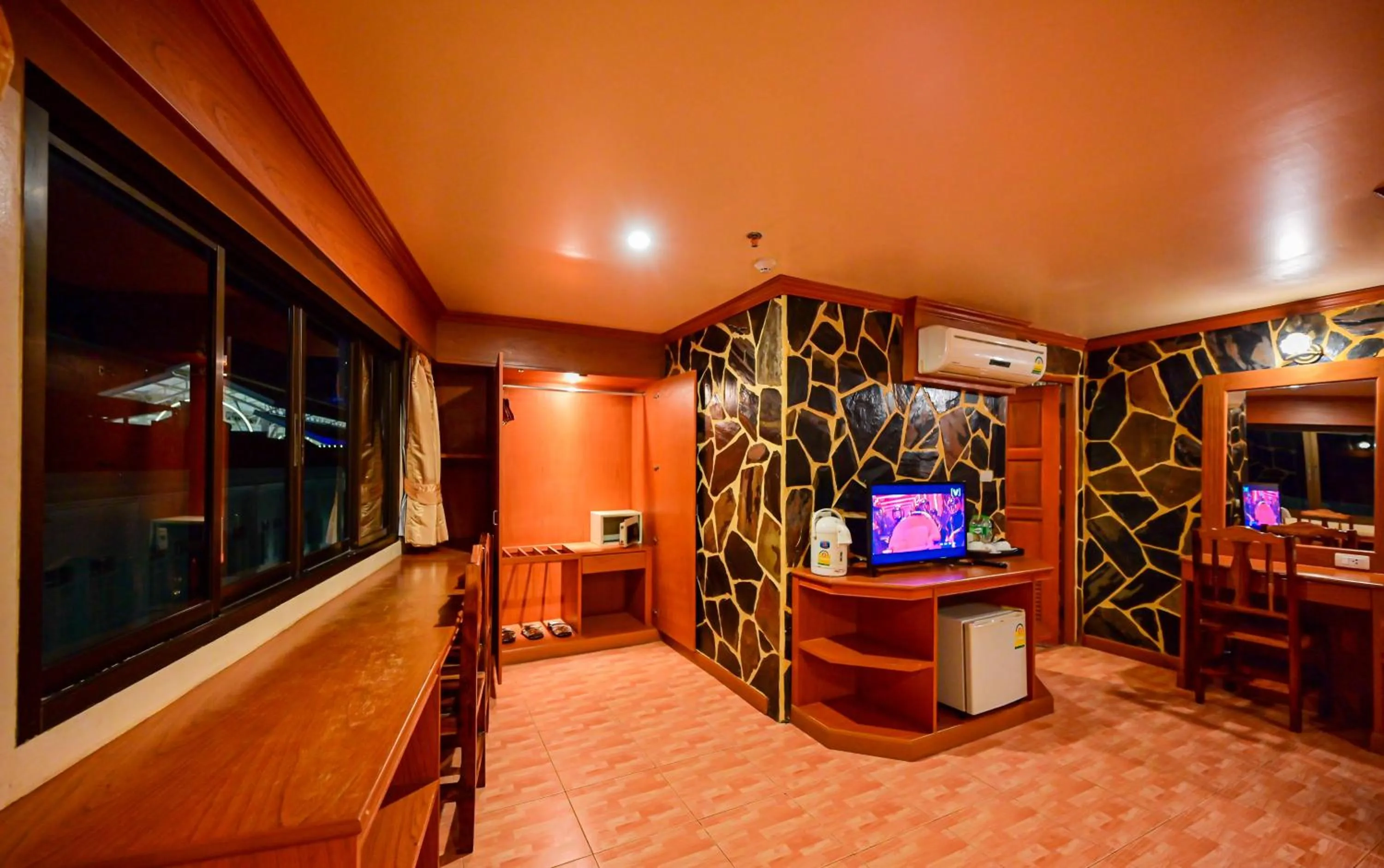 TV and multimedia in Tiger Complex Hotel