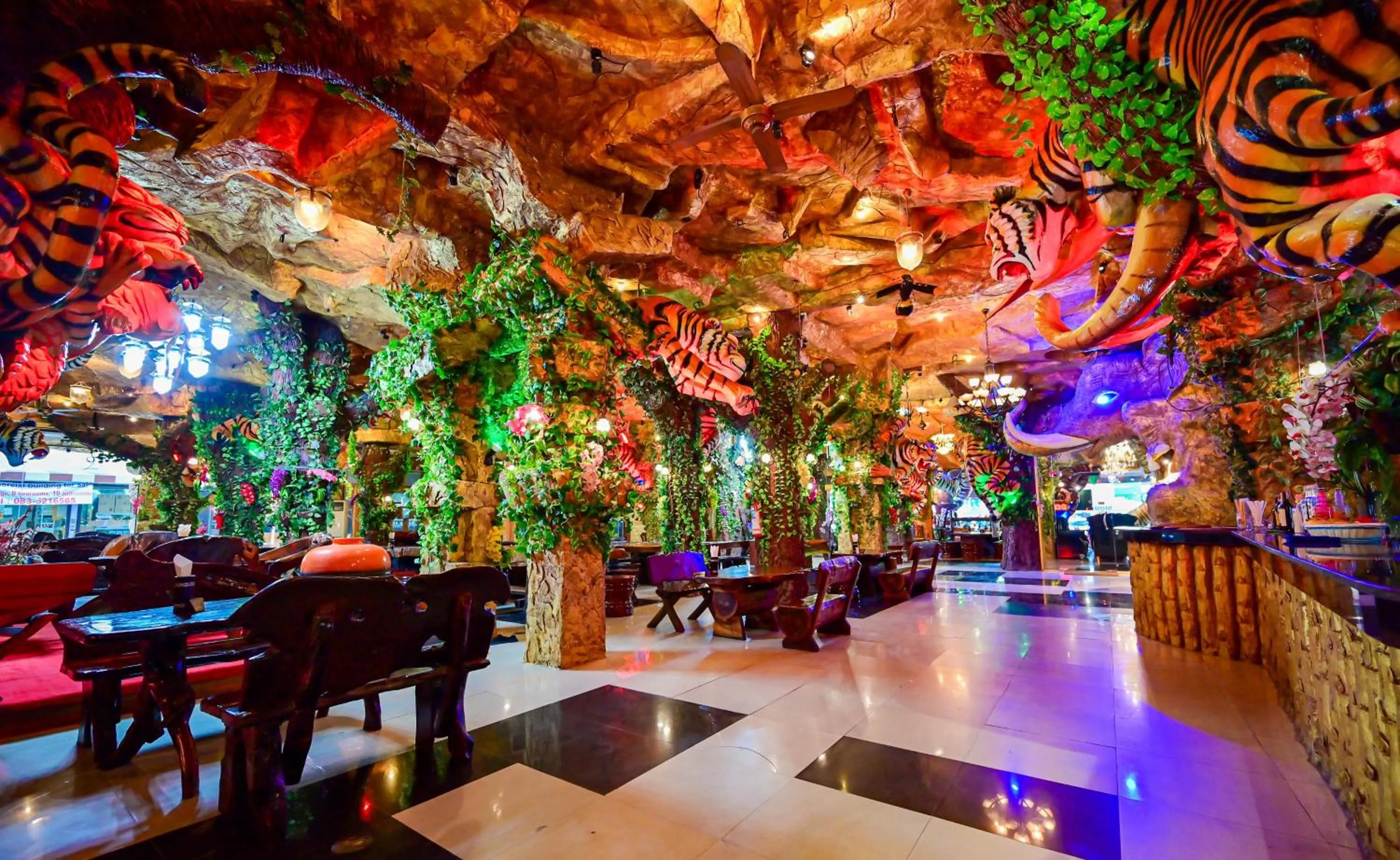 Restaurant/places to eat in Tiger Complex Hotel