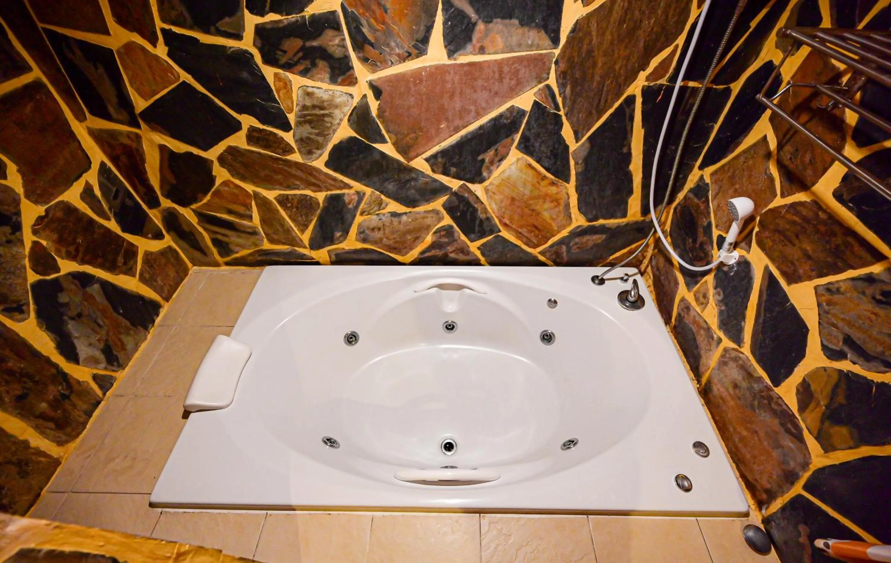 Bathroom in Tiger Complex Hotel