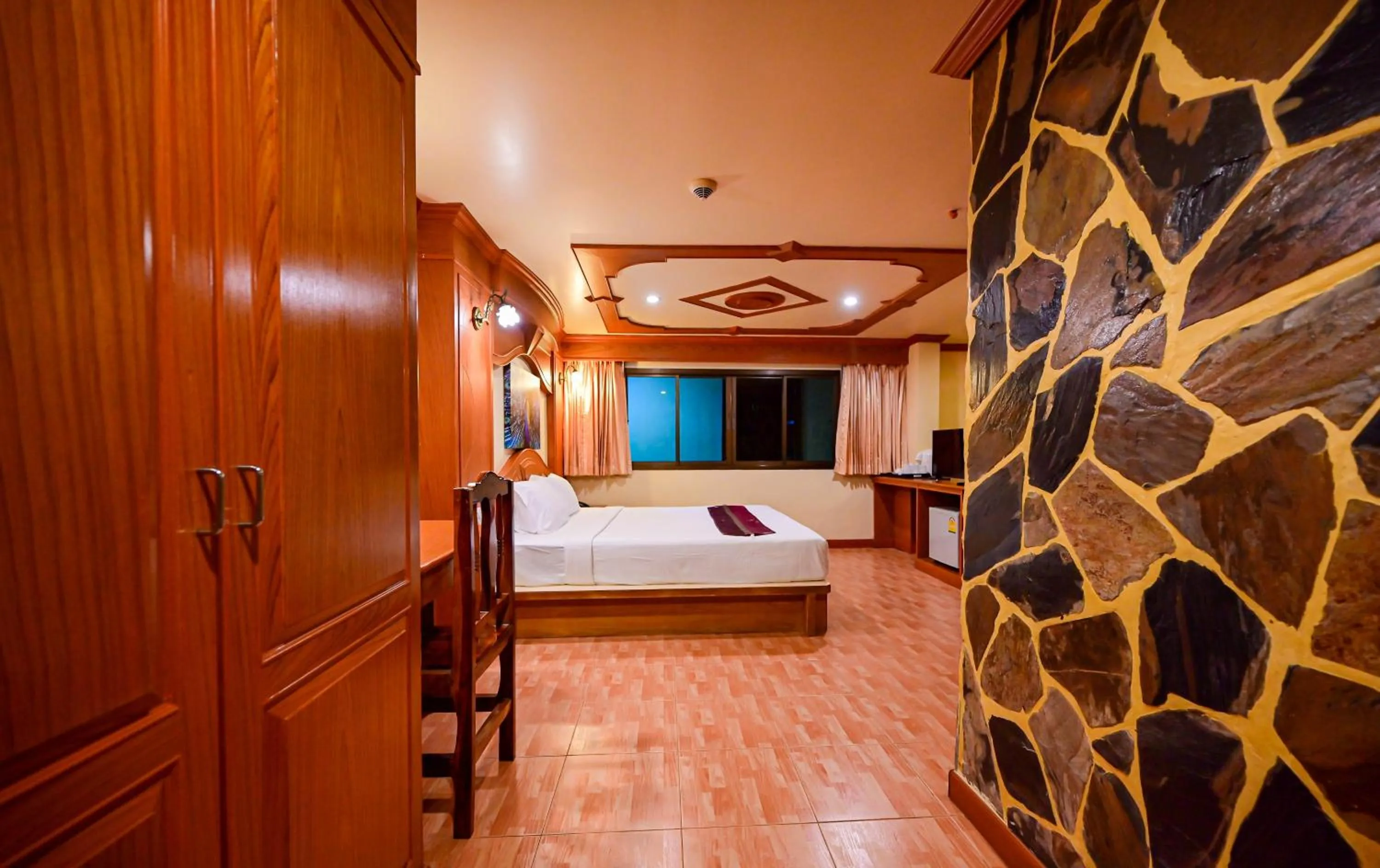 Bedroom, Bed in Tiger Complex Hotel