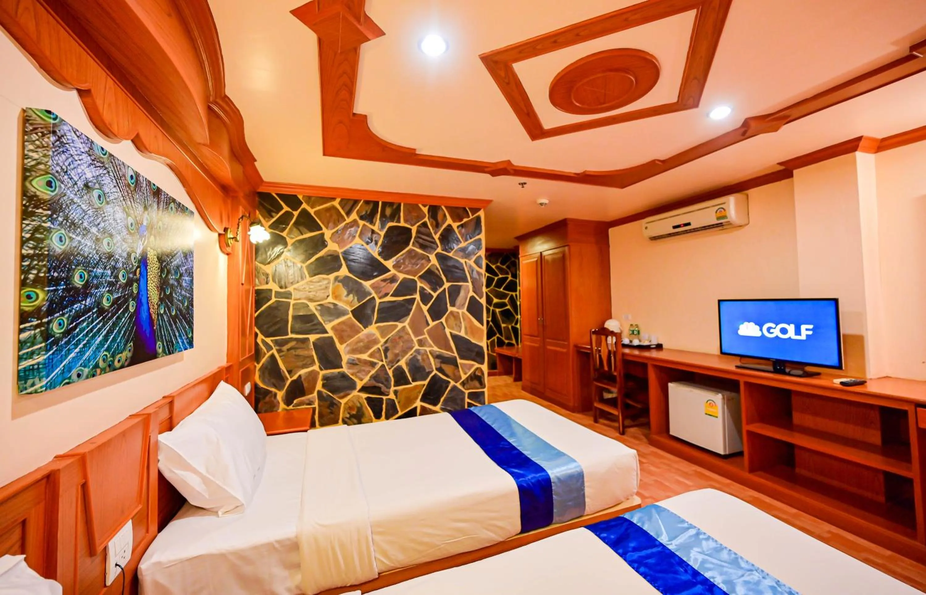 Bedroom, Bed in Tiger Complex Hotel