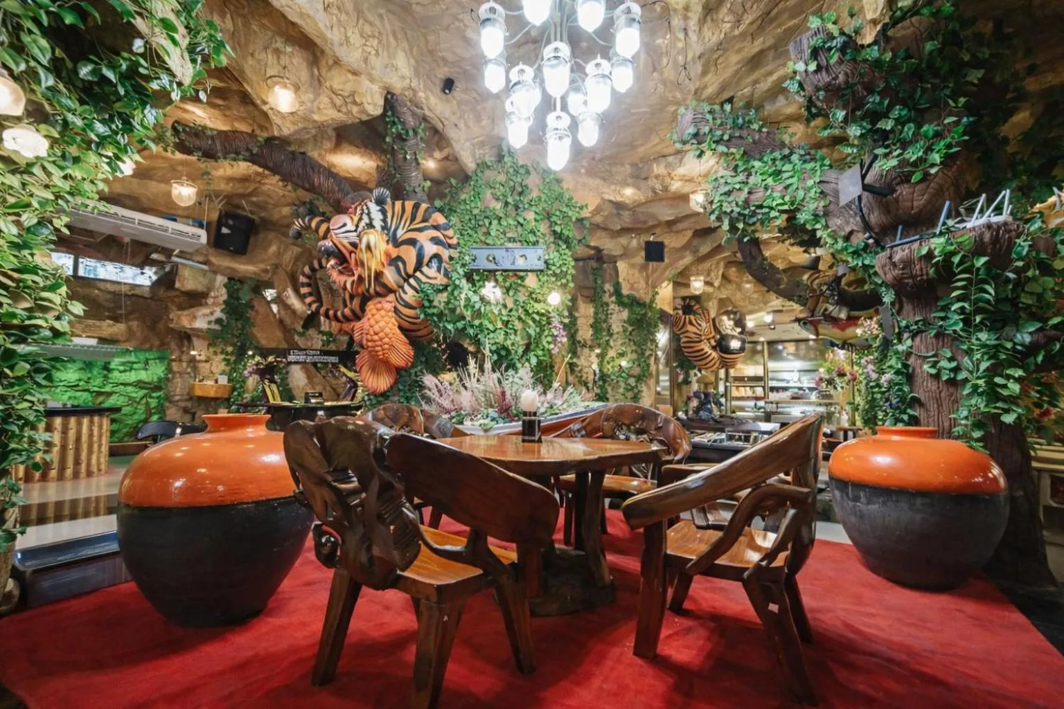 Restaurant/places to eat in Tiger Complex Hotel