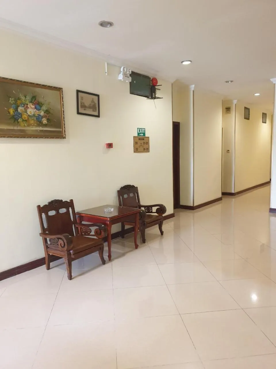 Seating area in Ngọc Lan Hotel