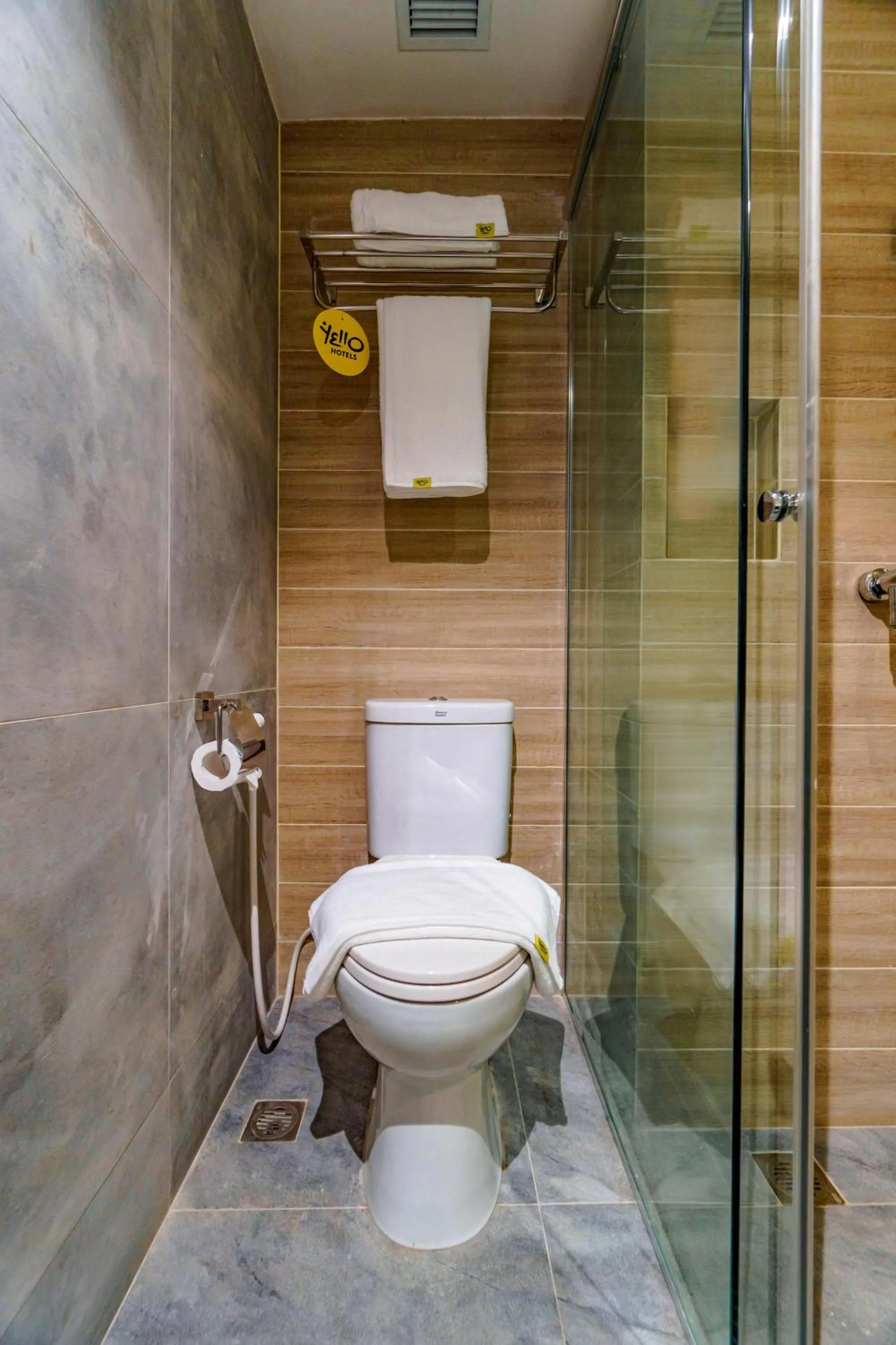 Shower in Yello Hotel Harbour Bay