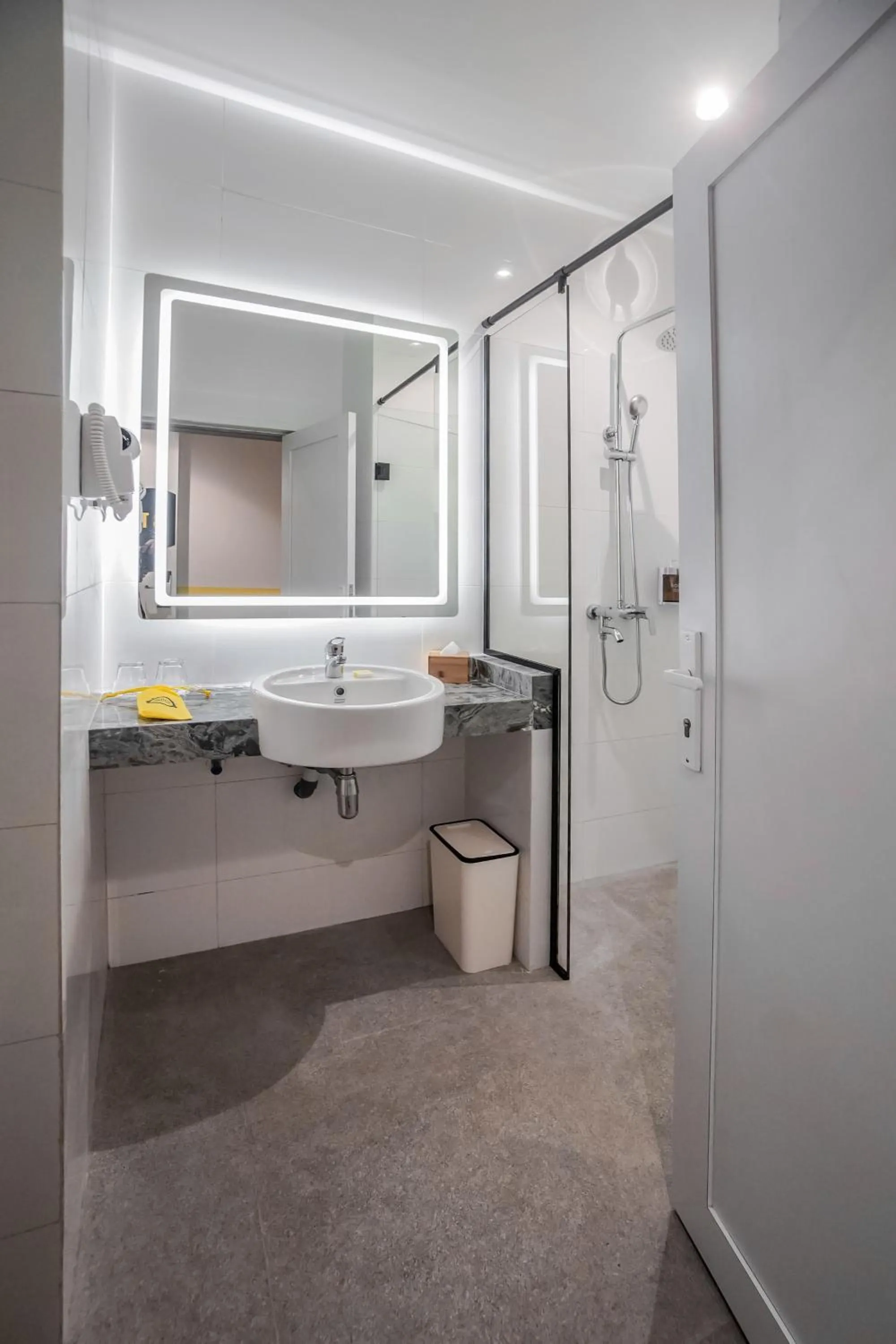 Bathroom in Yello Hotel Harbour Bay