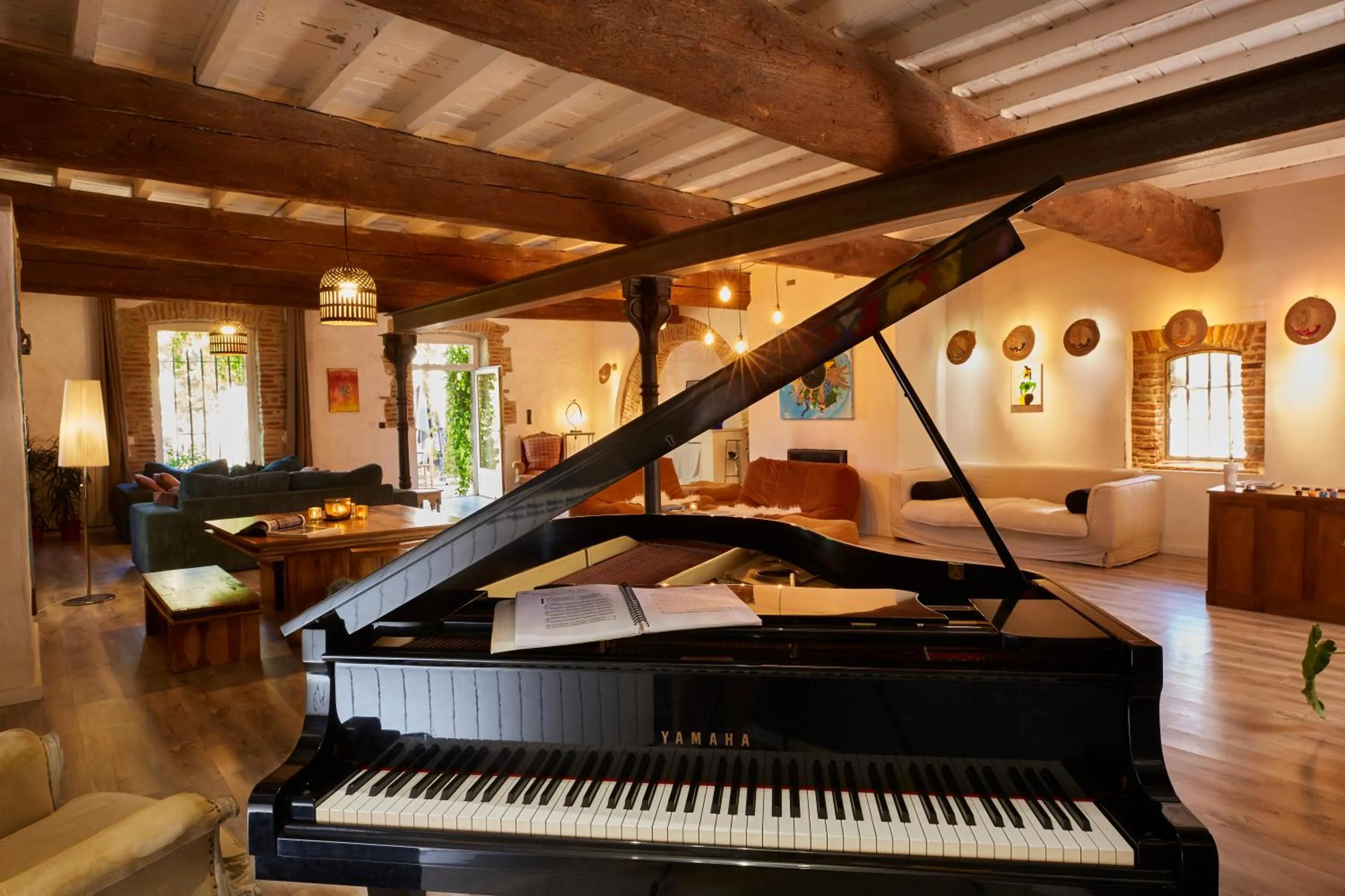 Communal lounge/ TV room in Le Mas de la Prade