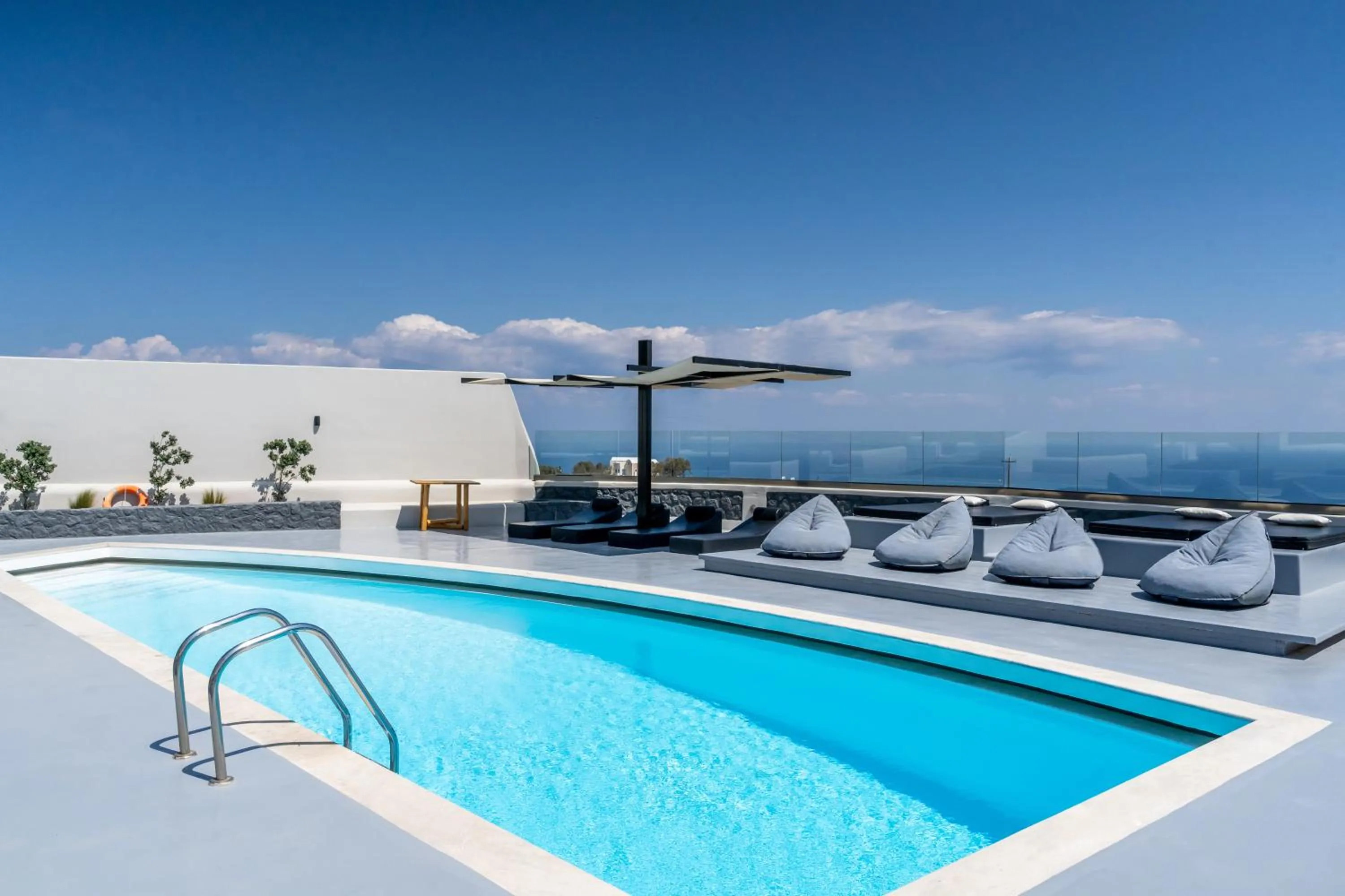Pool view in Abrazo Villas