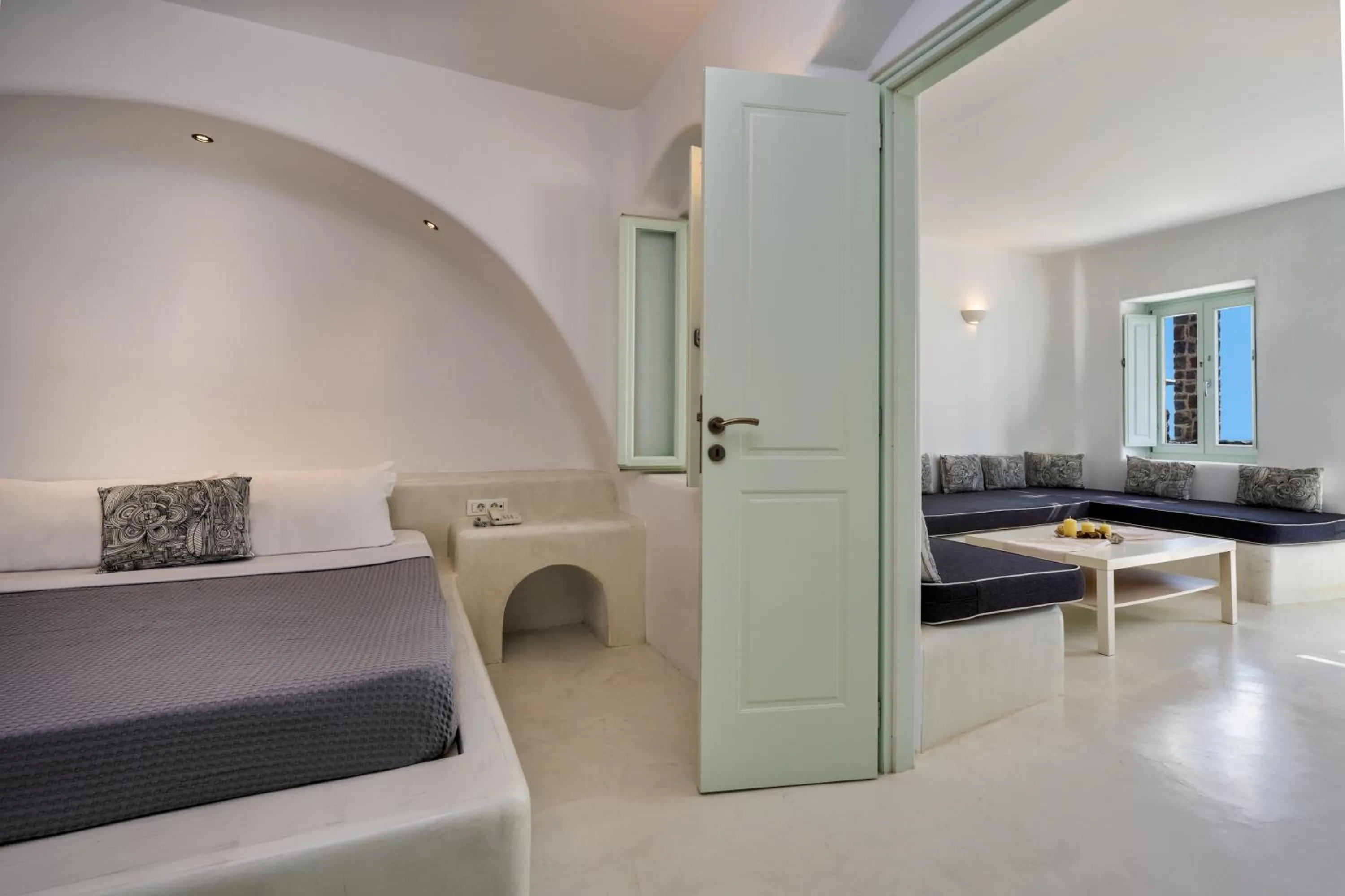 Photo of the whole room in Abrazo Villas