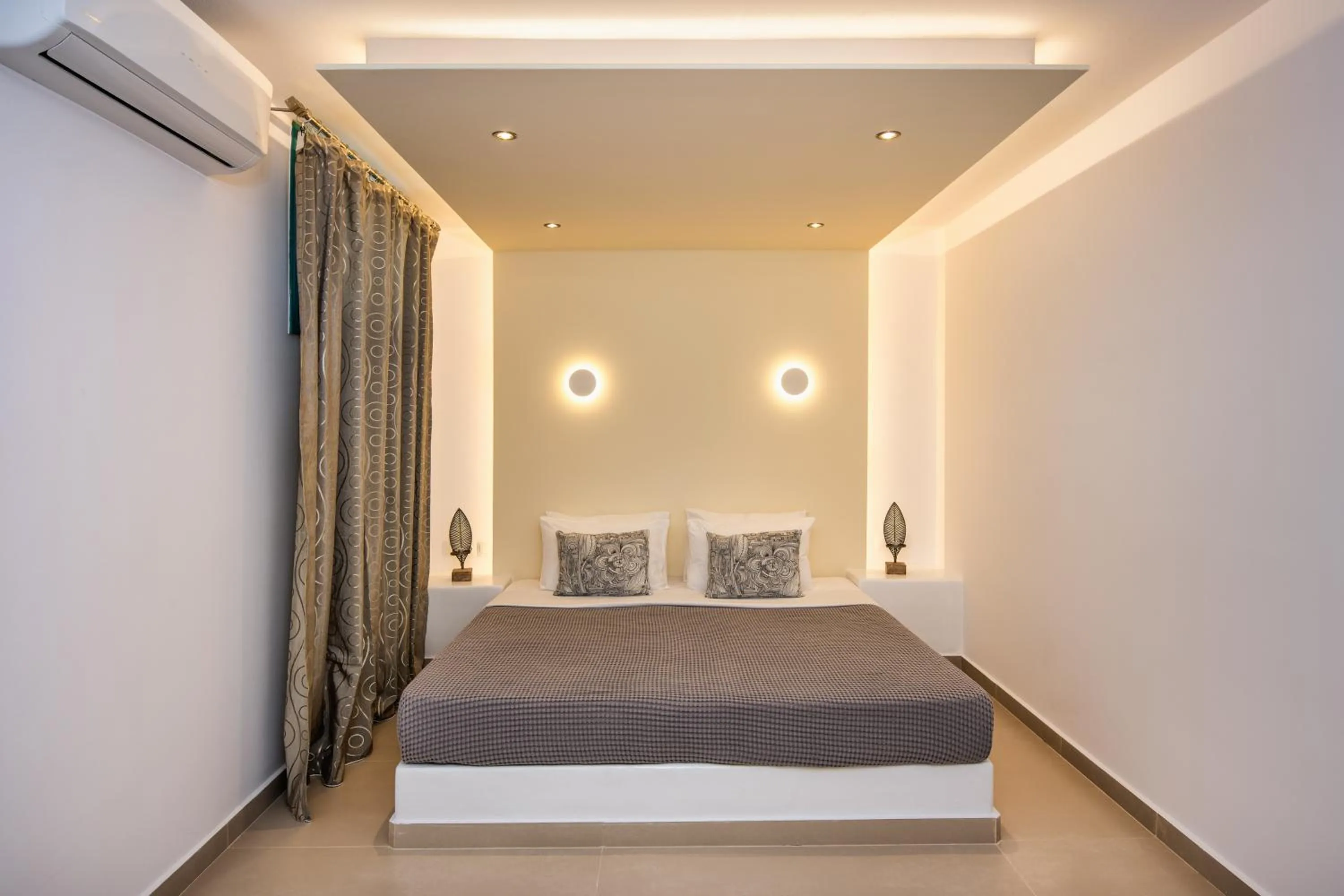 Bed in Abrazo Villas