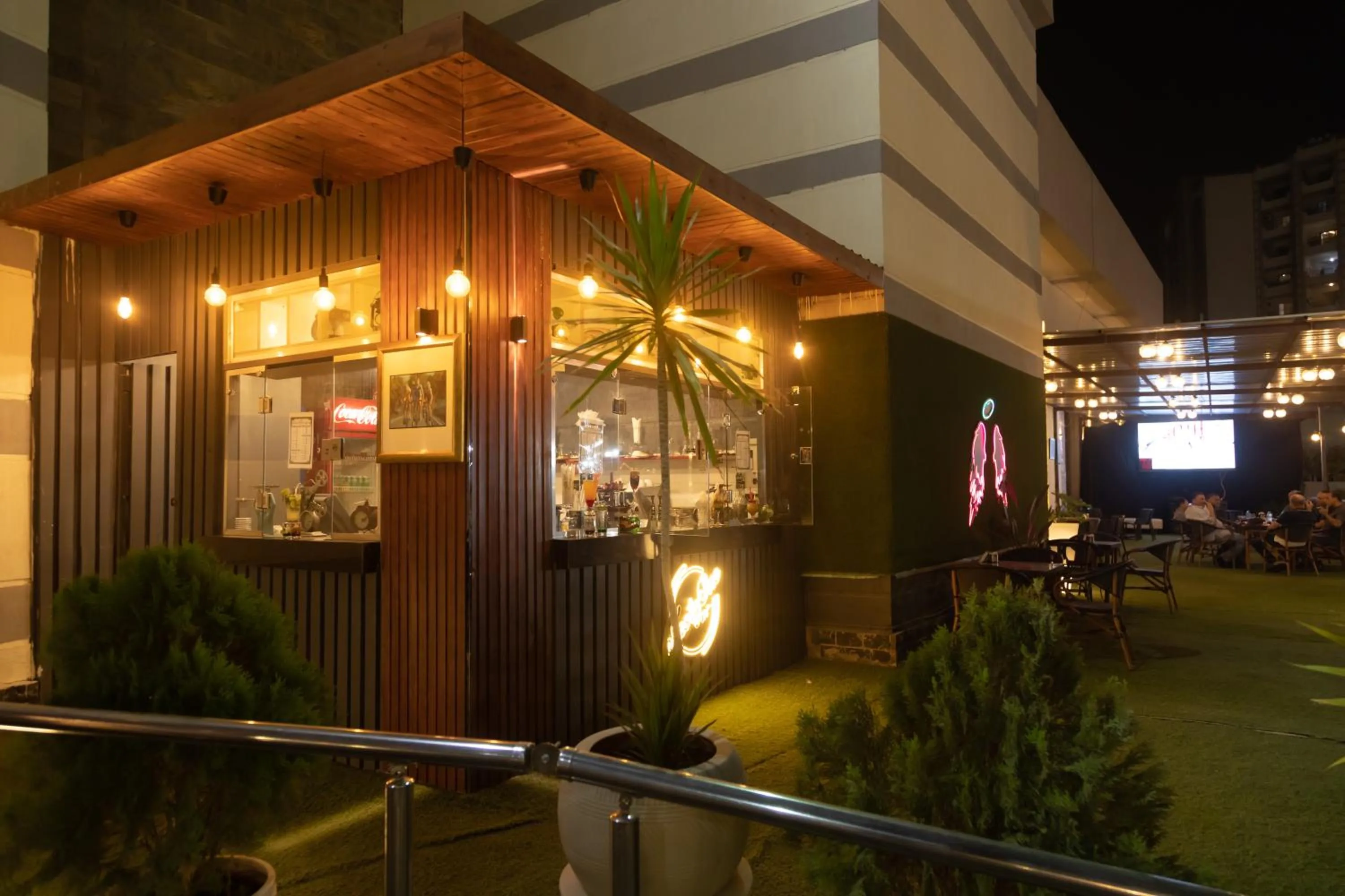 Coffee/tea facilities in Jewel Sport City and Aqua Park