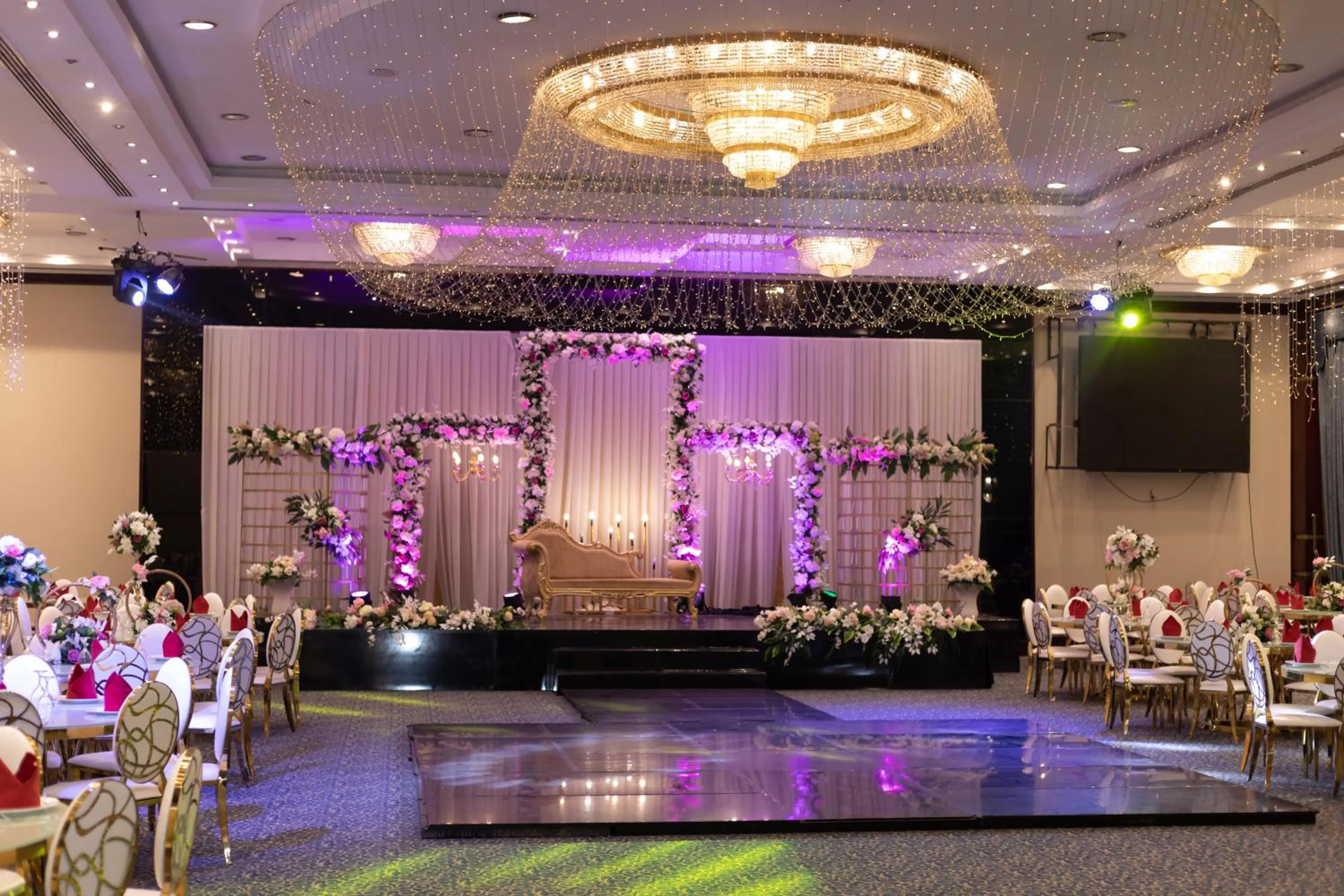 wedding in Jewel Sport City and Aqua Park