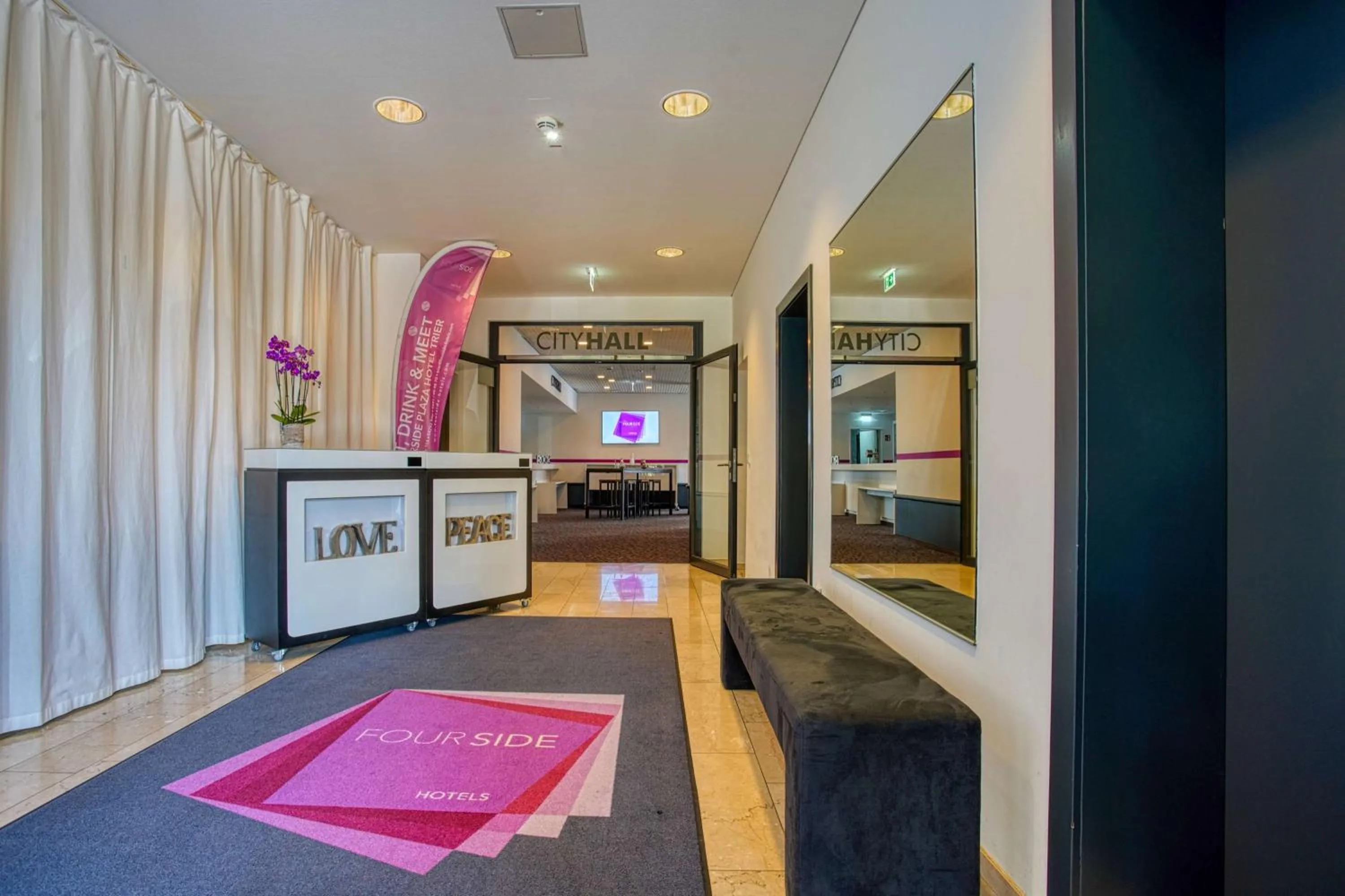 Business facilities, Bed in FourSide Plaza Hotel Trier, Trademark Collection by Wyndham