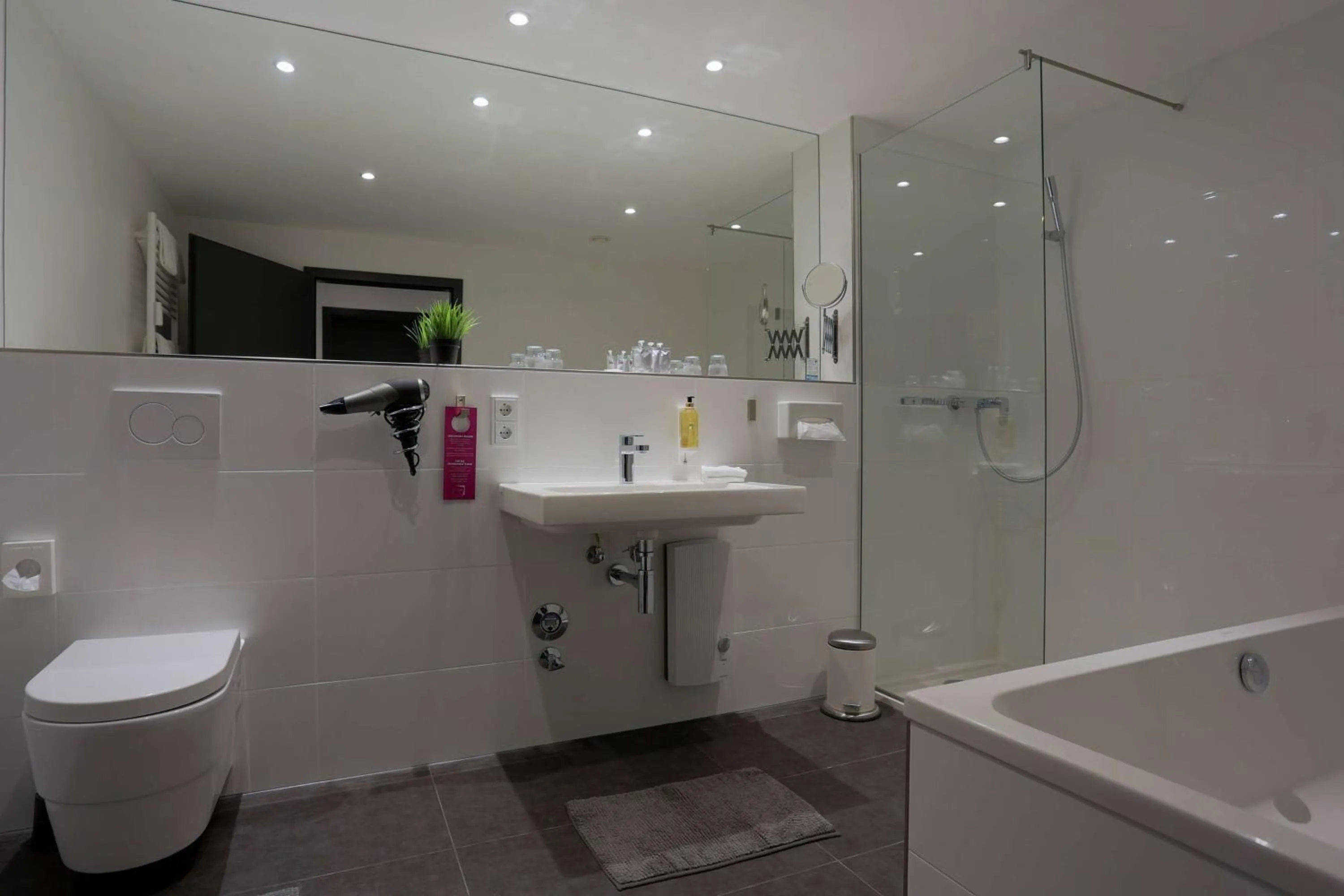 Photo of the whole room in FourSide Plaza Hotel Trier, Trademark Collection by Wyndham