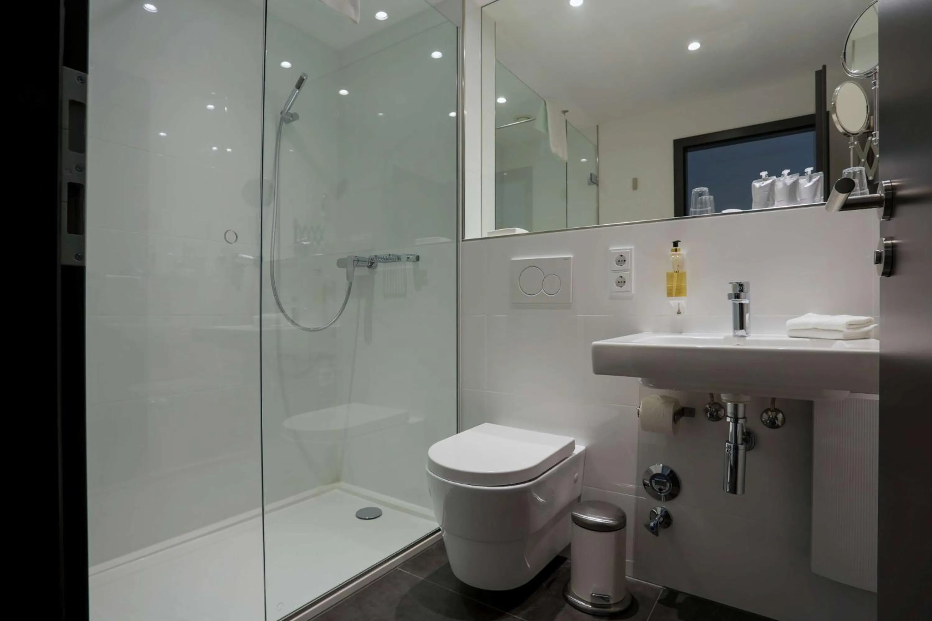 Photo of the whole room in FourSide Plaza Hotel Trier, Trademark Collection by Wyndham