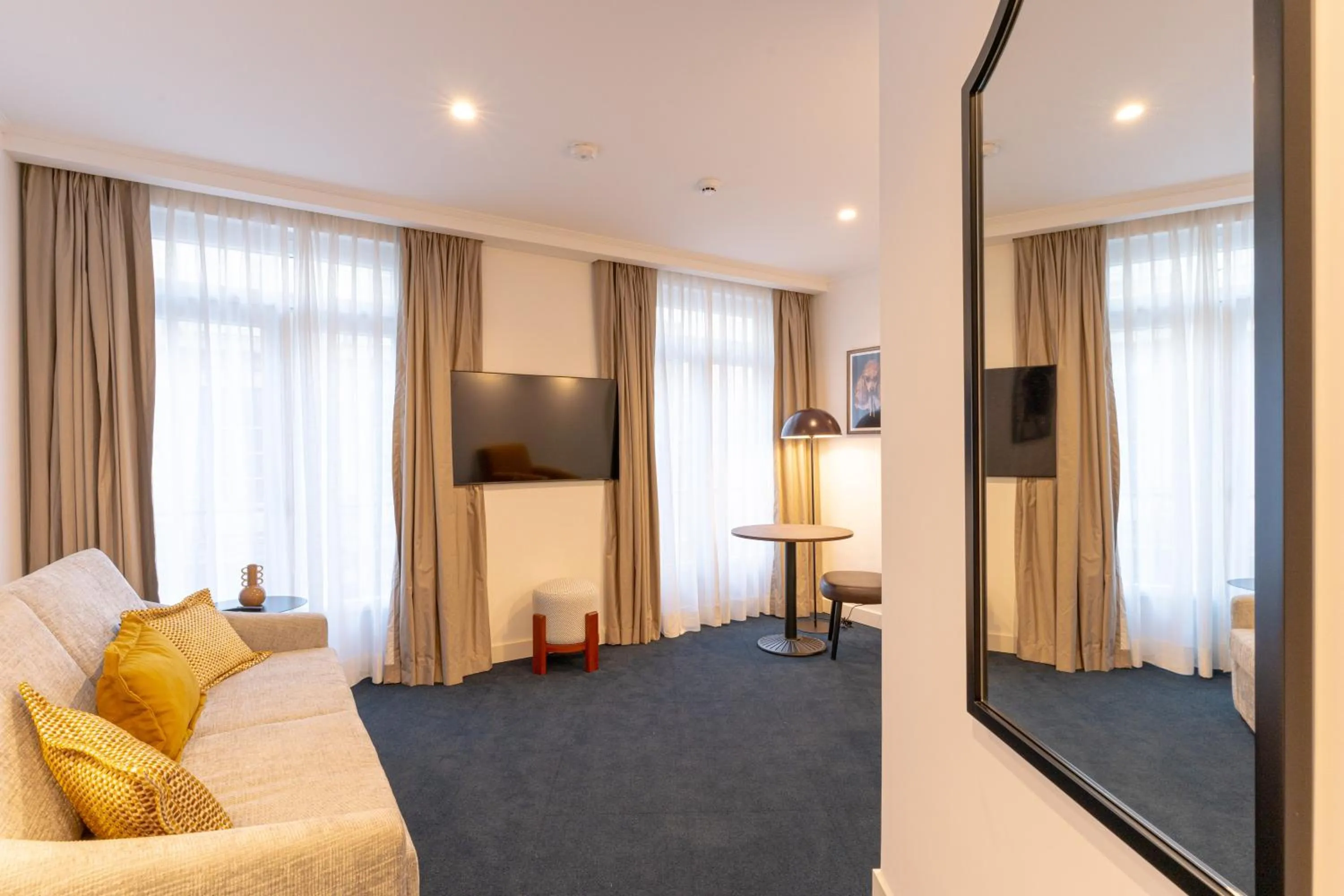 TV and multimedia in Westlight Lisboa Madalena