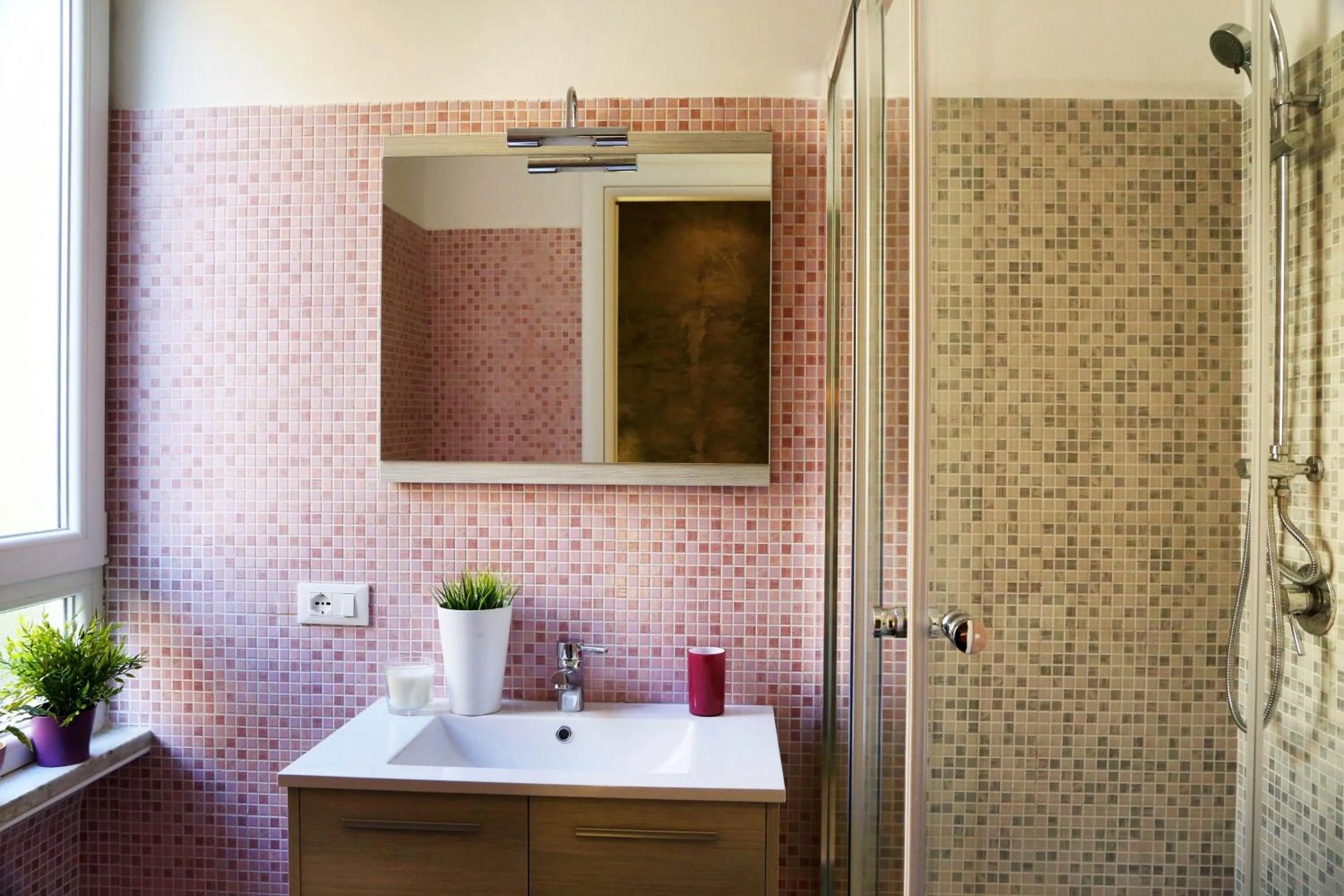 Shower in Guest House Roma