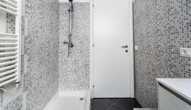 Shower in Guest House Roma