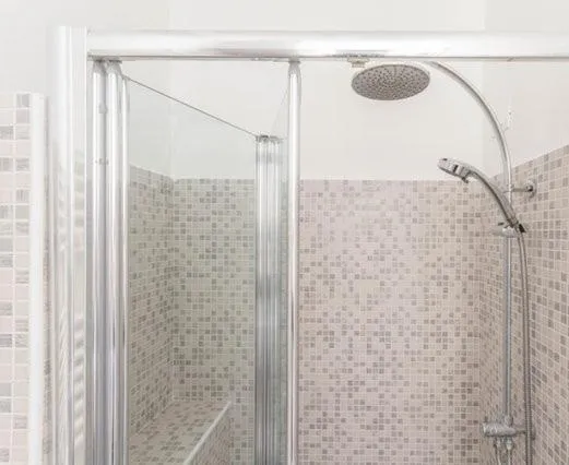 Shower in Guest House Roma