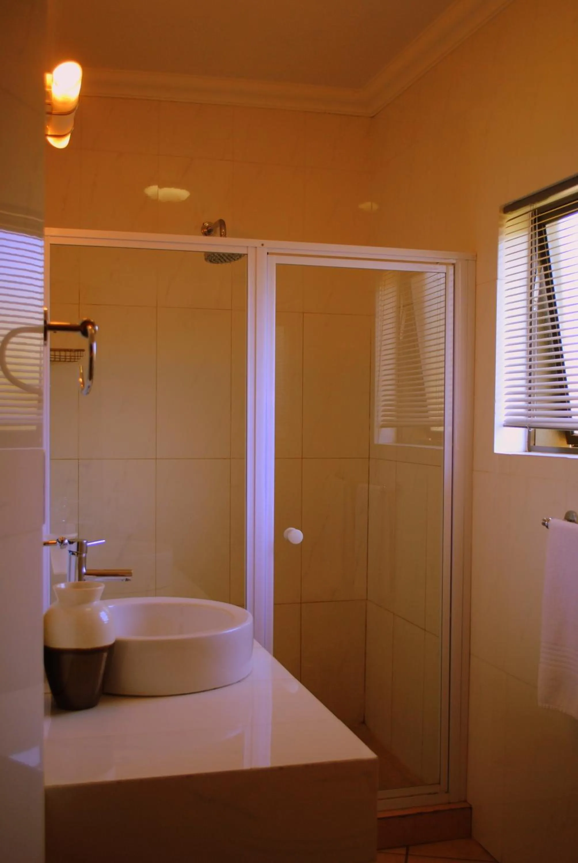 Bathroom in Palm Valley Inn And Day Spa