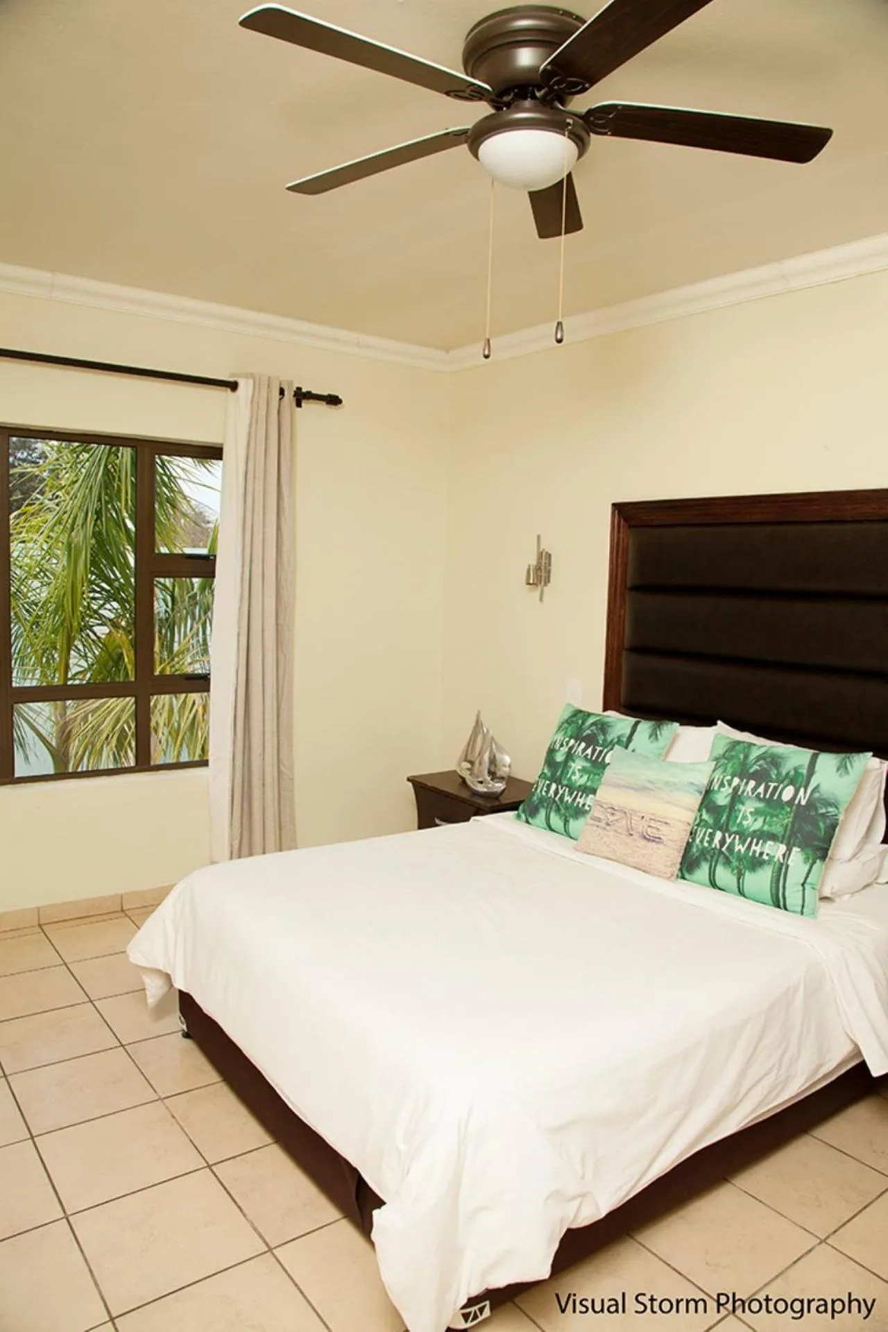 Bed in Palm Valley Inn And Day Spa