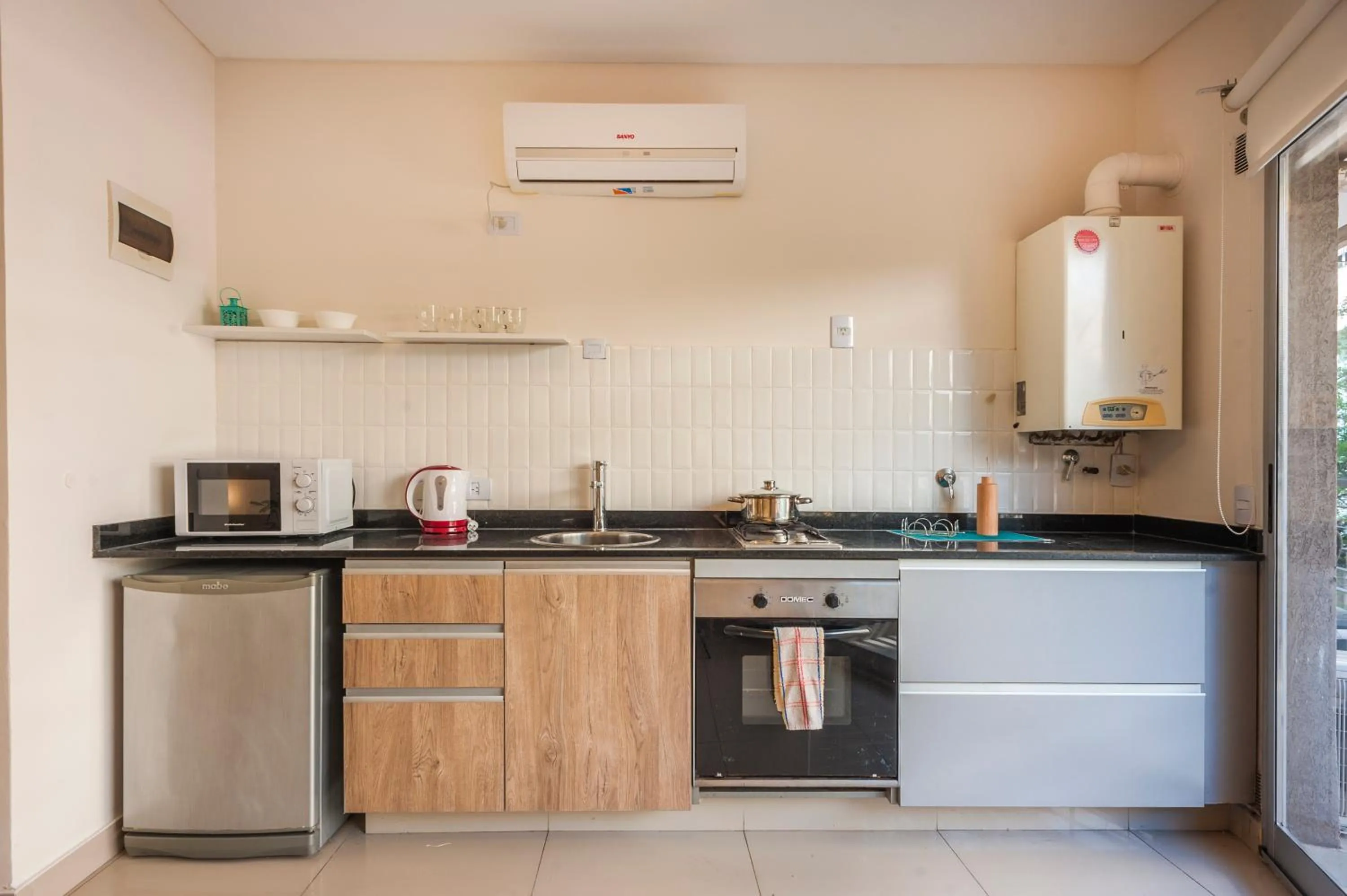 Kitchen or kitchenette in Báltico Suites