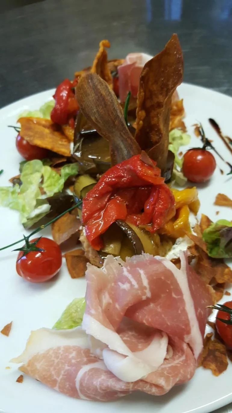 Restaurant/places to eat in Auberge de la Table Ronde