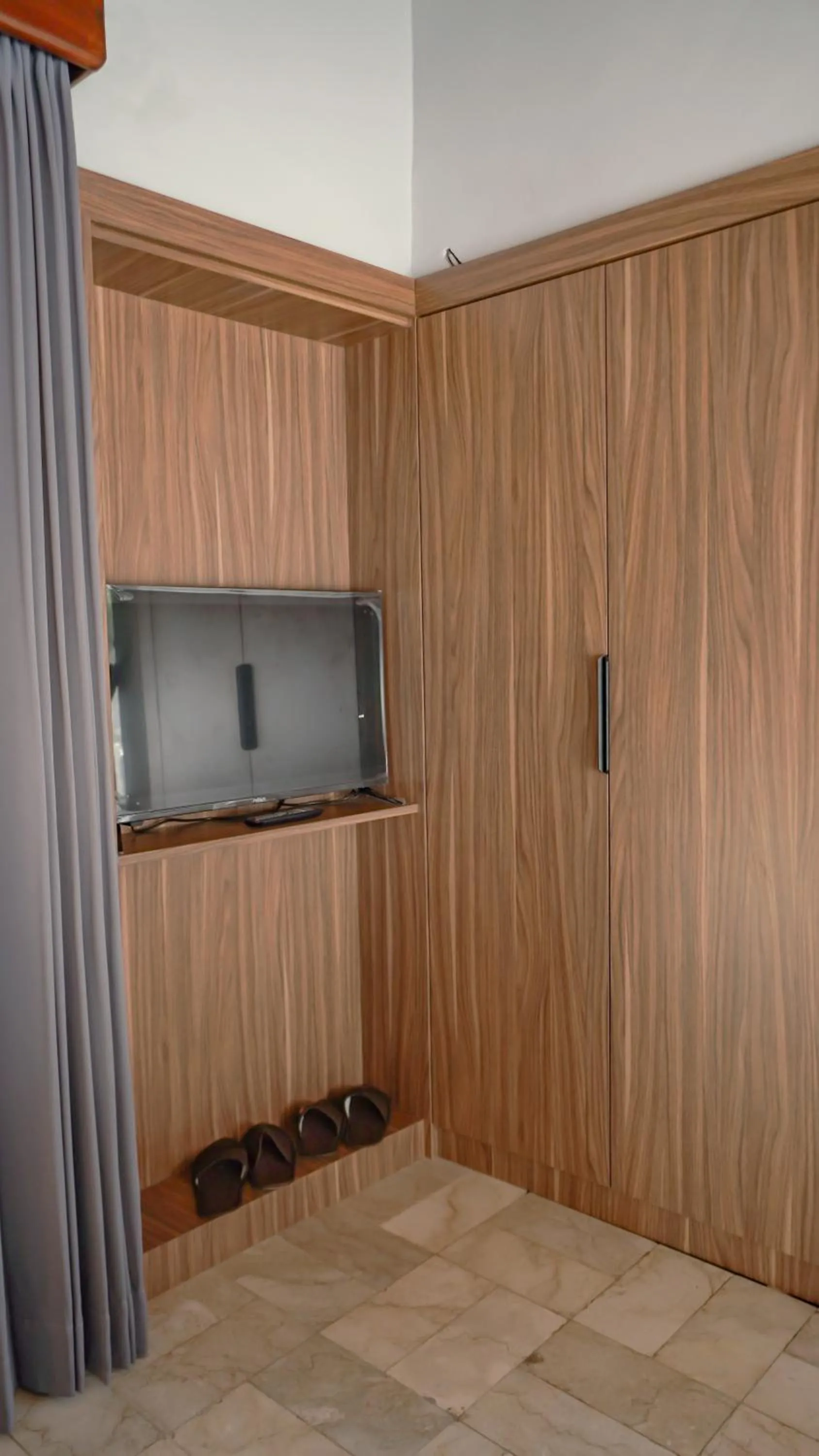 wardrobe in New Mumbul Ubud