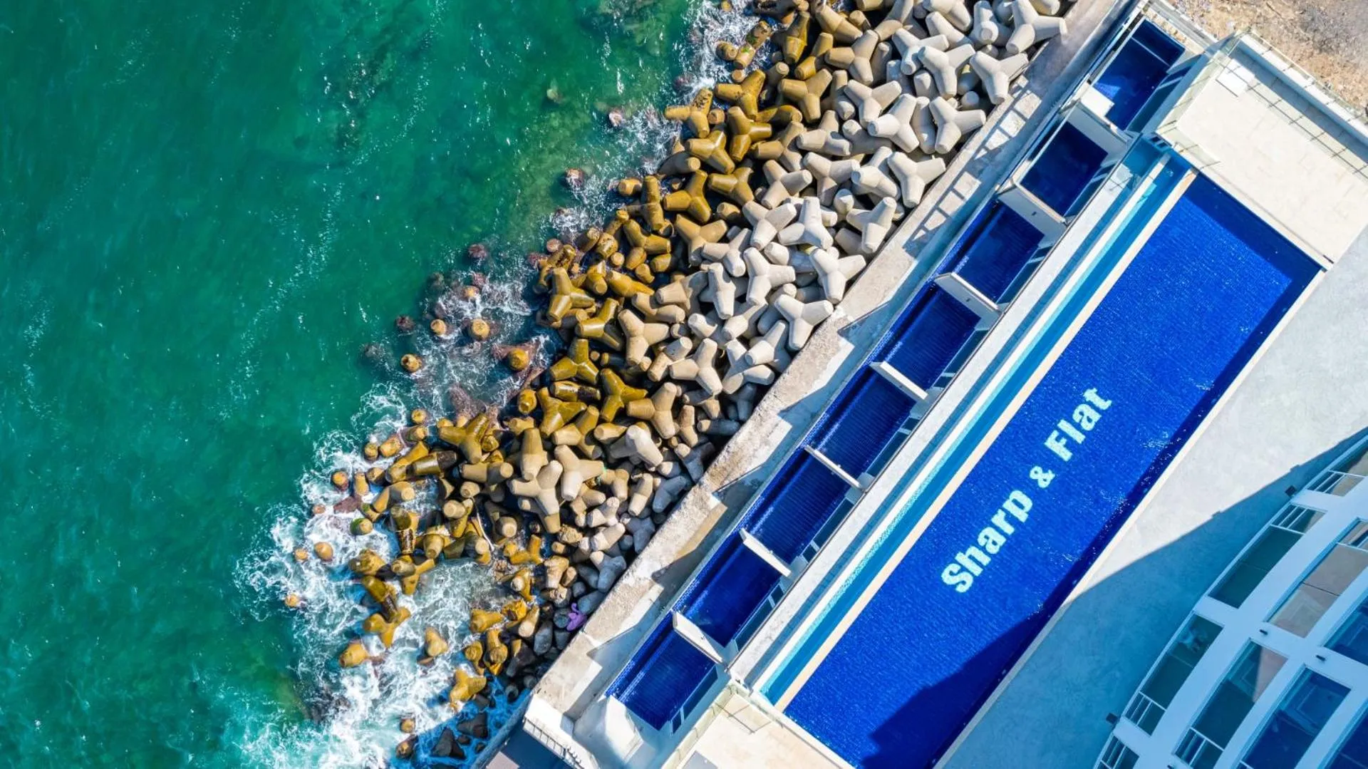 Swimming pool in Sharp & Flat Hotel