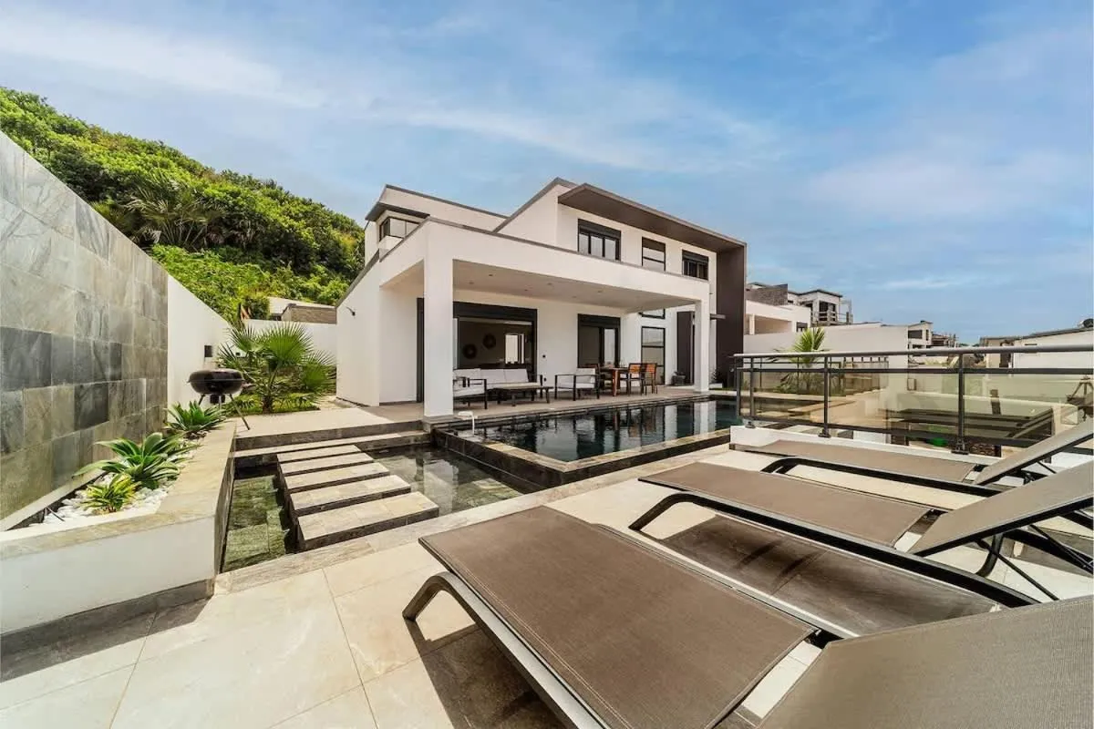 VILLA D'ELSA - 3 suites - 6 personnes - Villa avec piscine à débordement et vue mer à SAINT PIERRE Grand-Bois