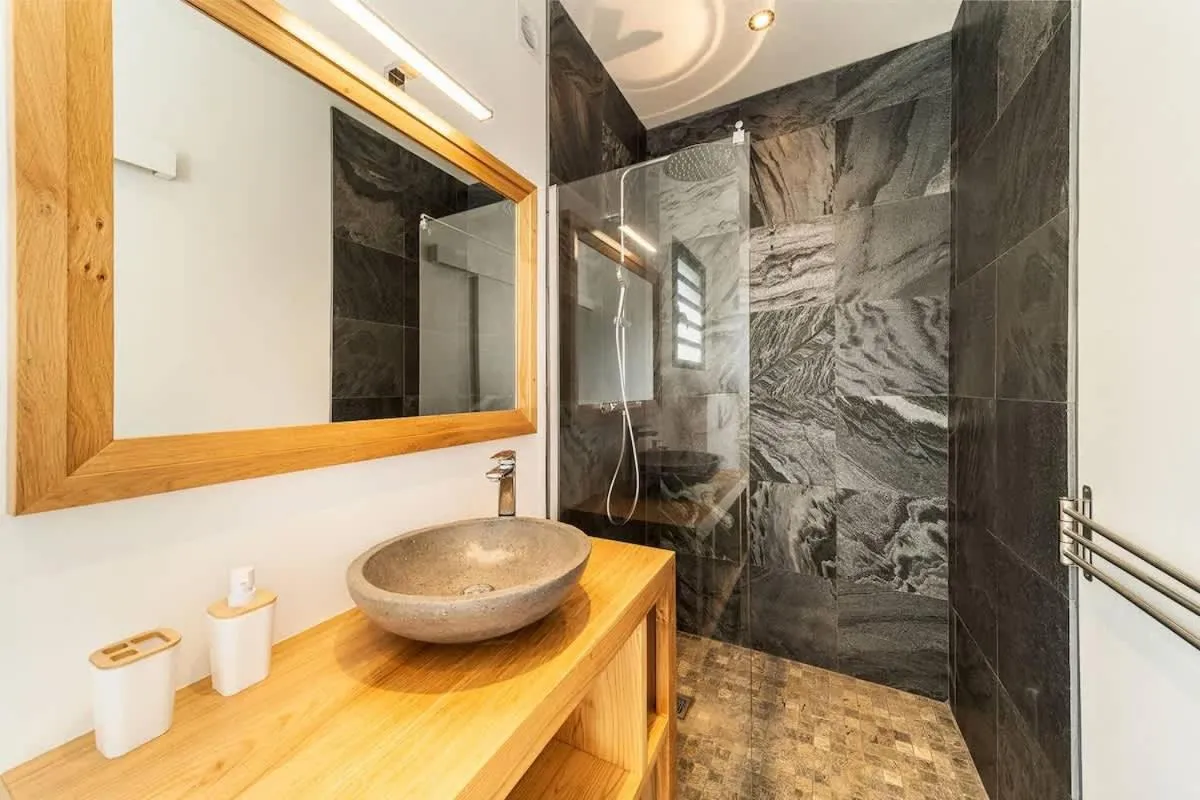 VILLA D'ELSA - 3 suites - 6 personnes - Villa avec piscine à débordement et vue mer à SAINT PIERRE Grand-Bois