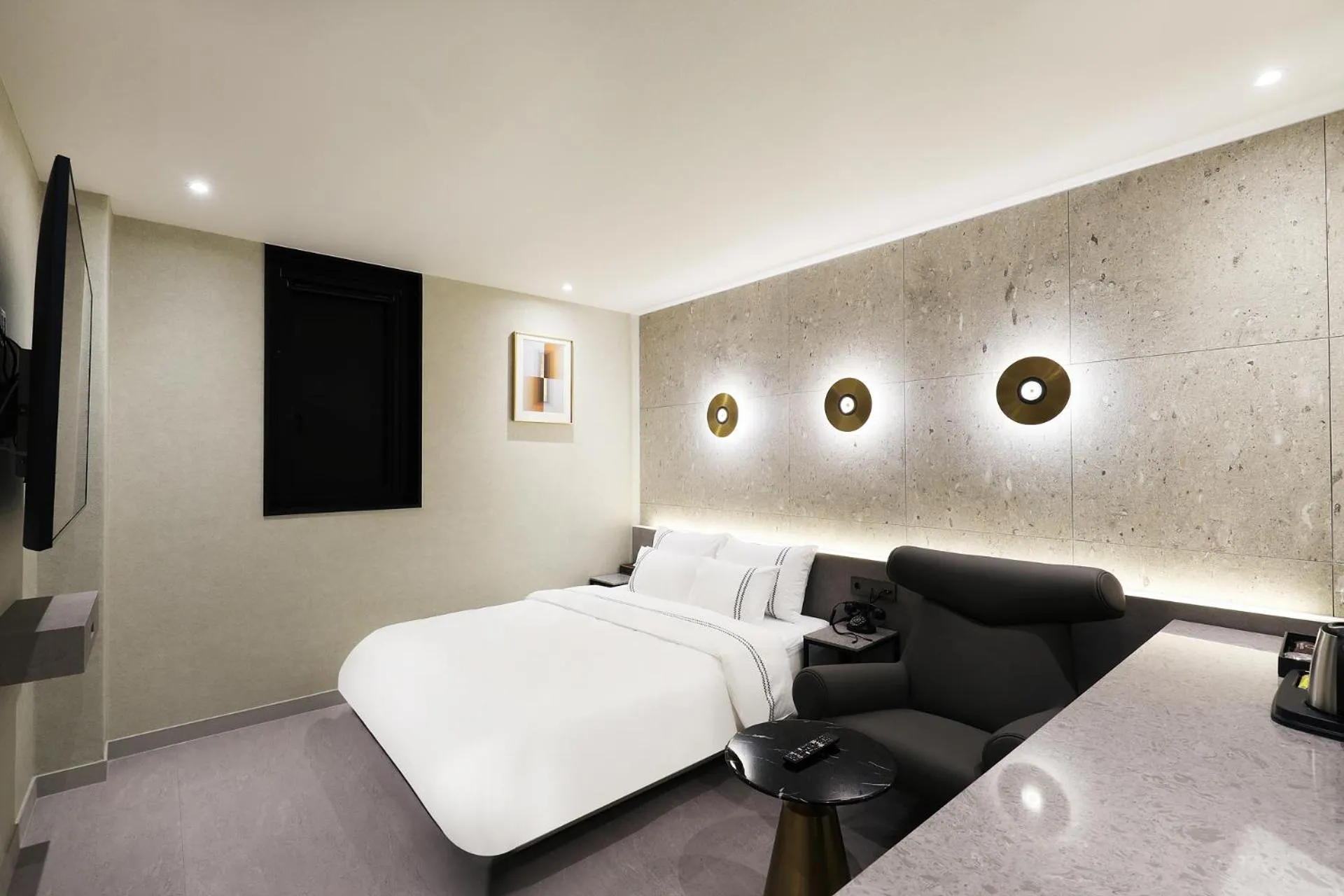 Property building in Mari Hotel