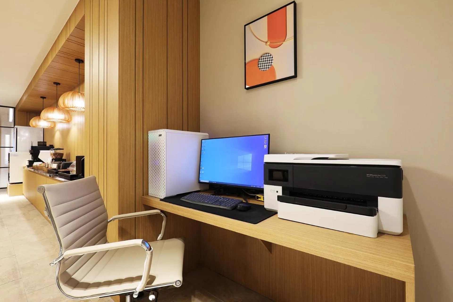 Restaurant/places to eat in Mari Hotel