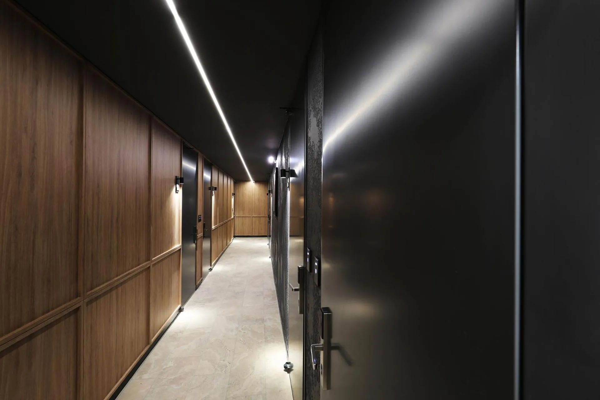 Property building in Mari Hotel