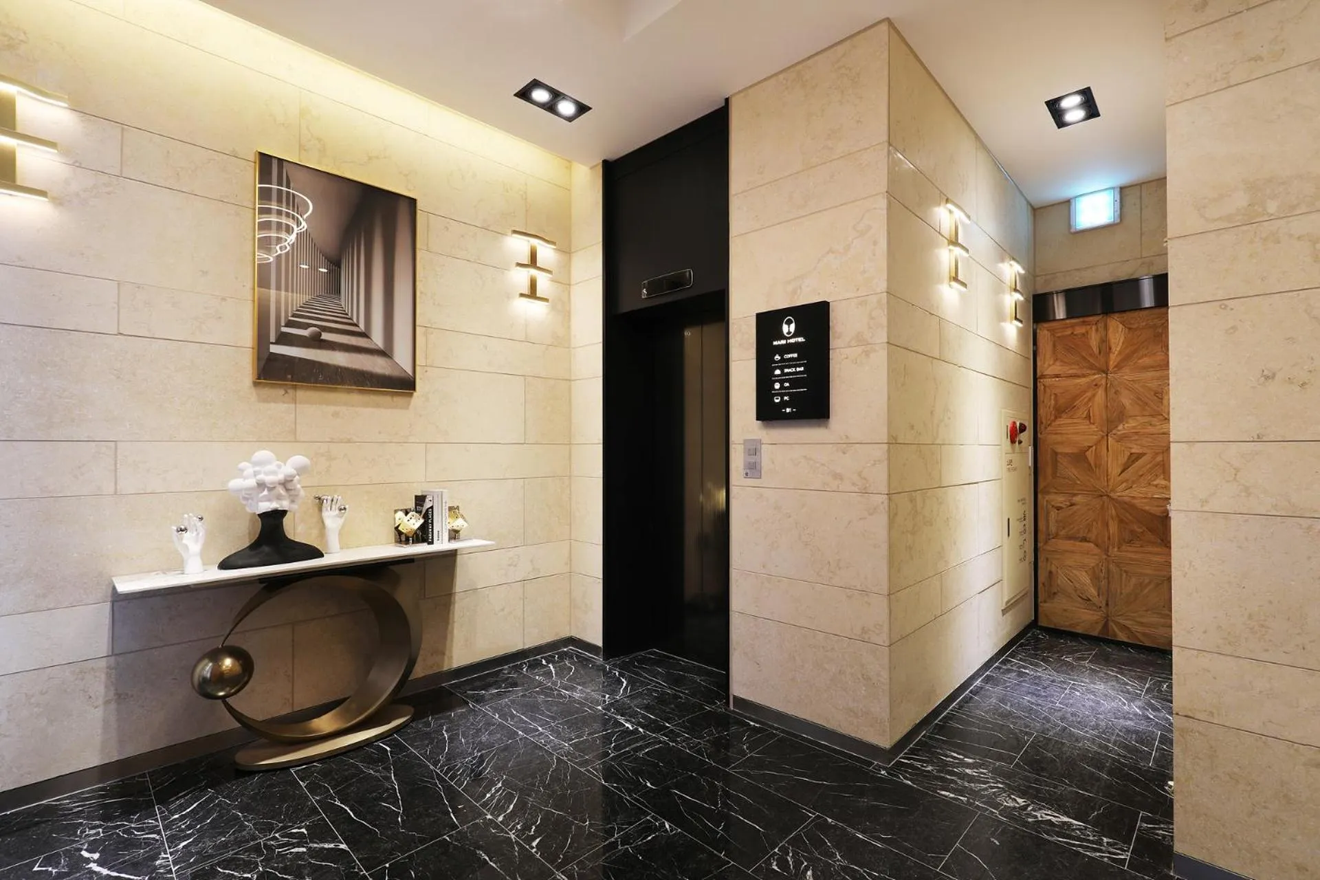 Property building in Mari Hotel