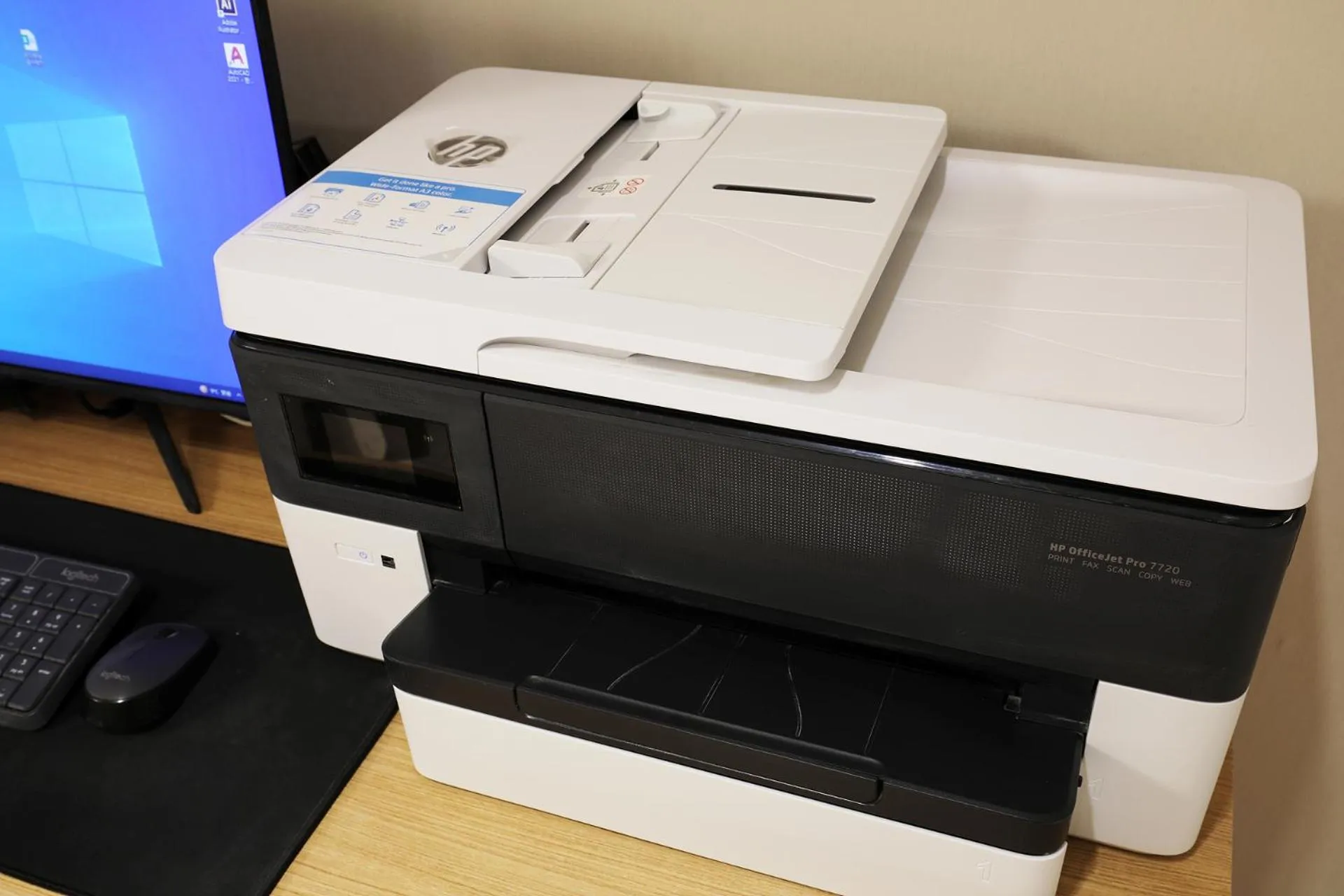 Restaurant/places to eat in Mari Hotel