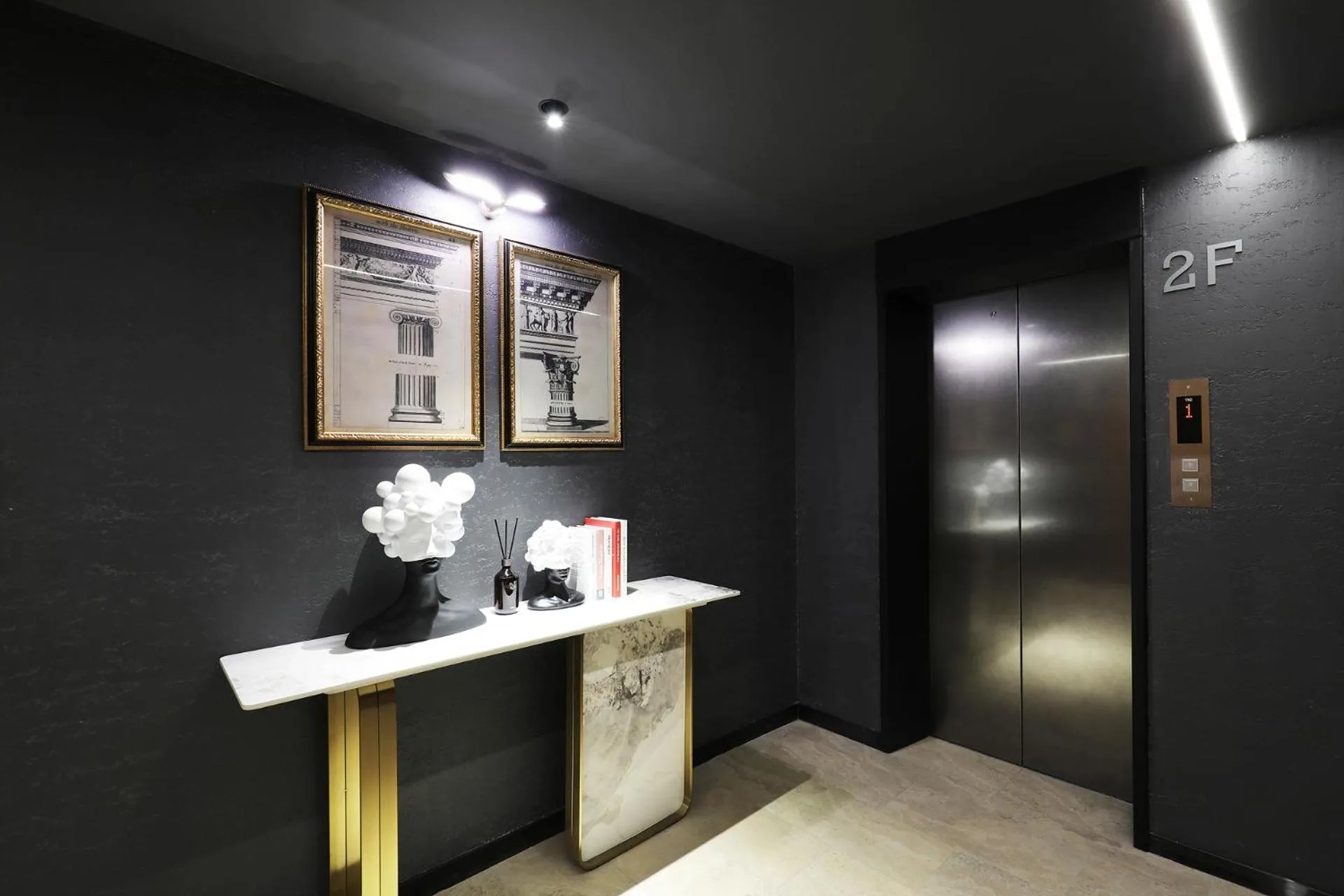 Property building in Mari Hotel