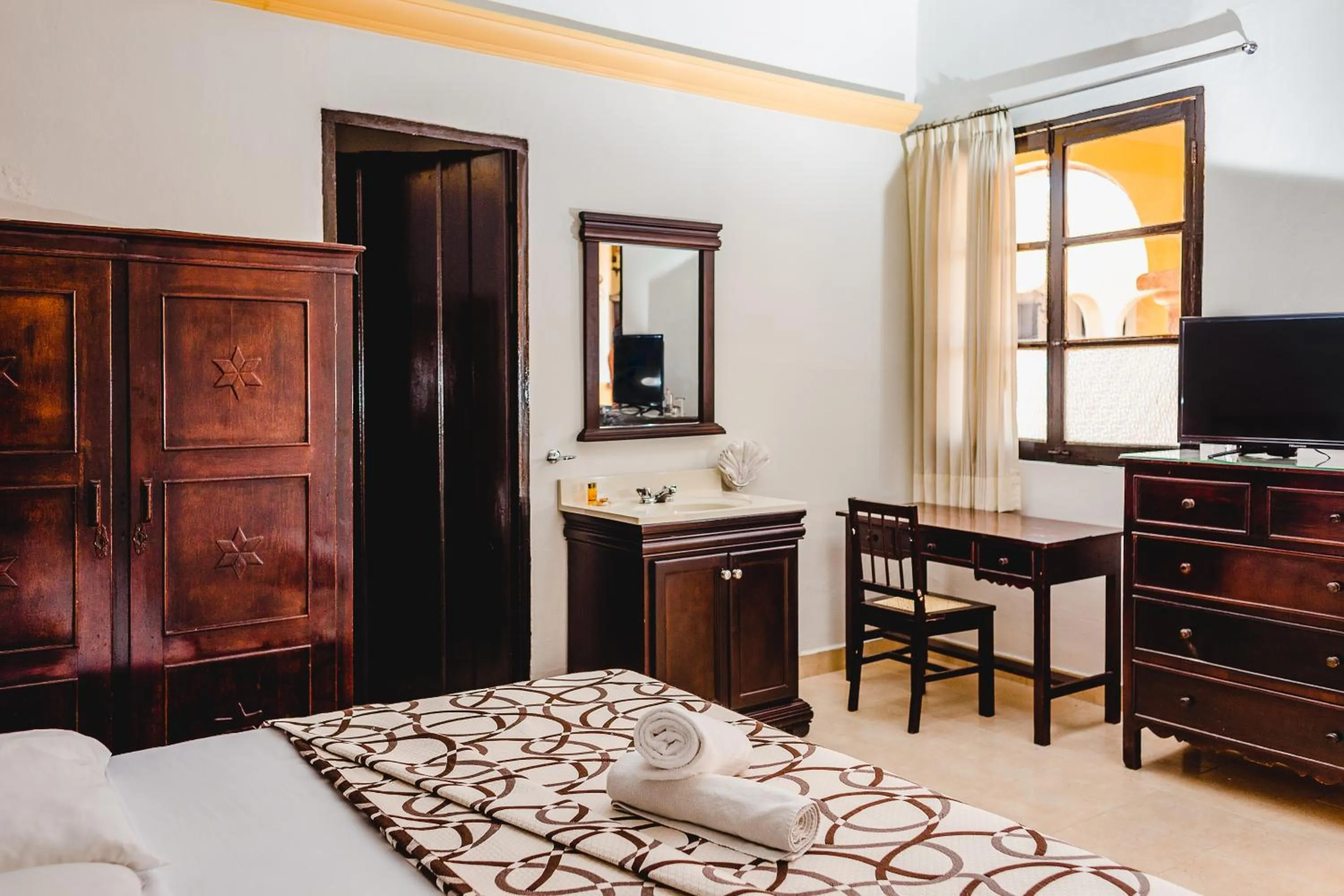 Photo of the whole room, Bed in Hotel Montejo