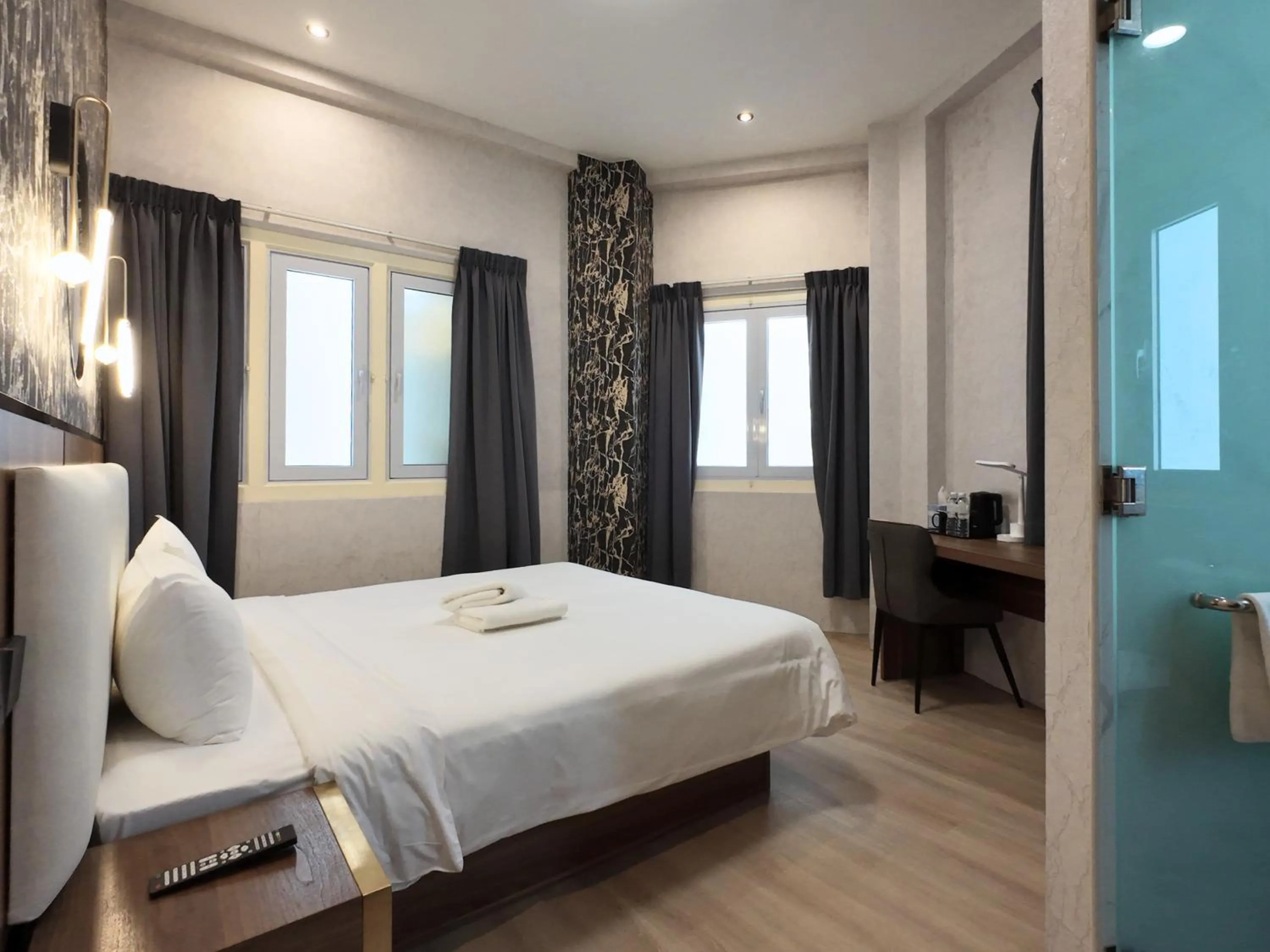 Bedroom, Bed in Kam Leng Hotel