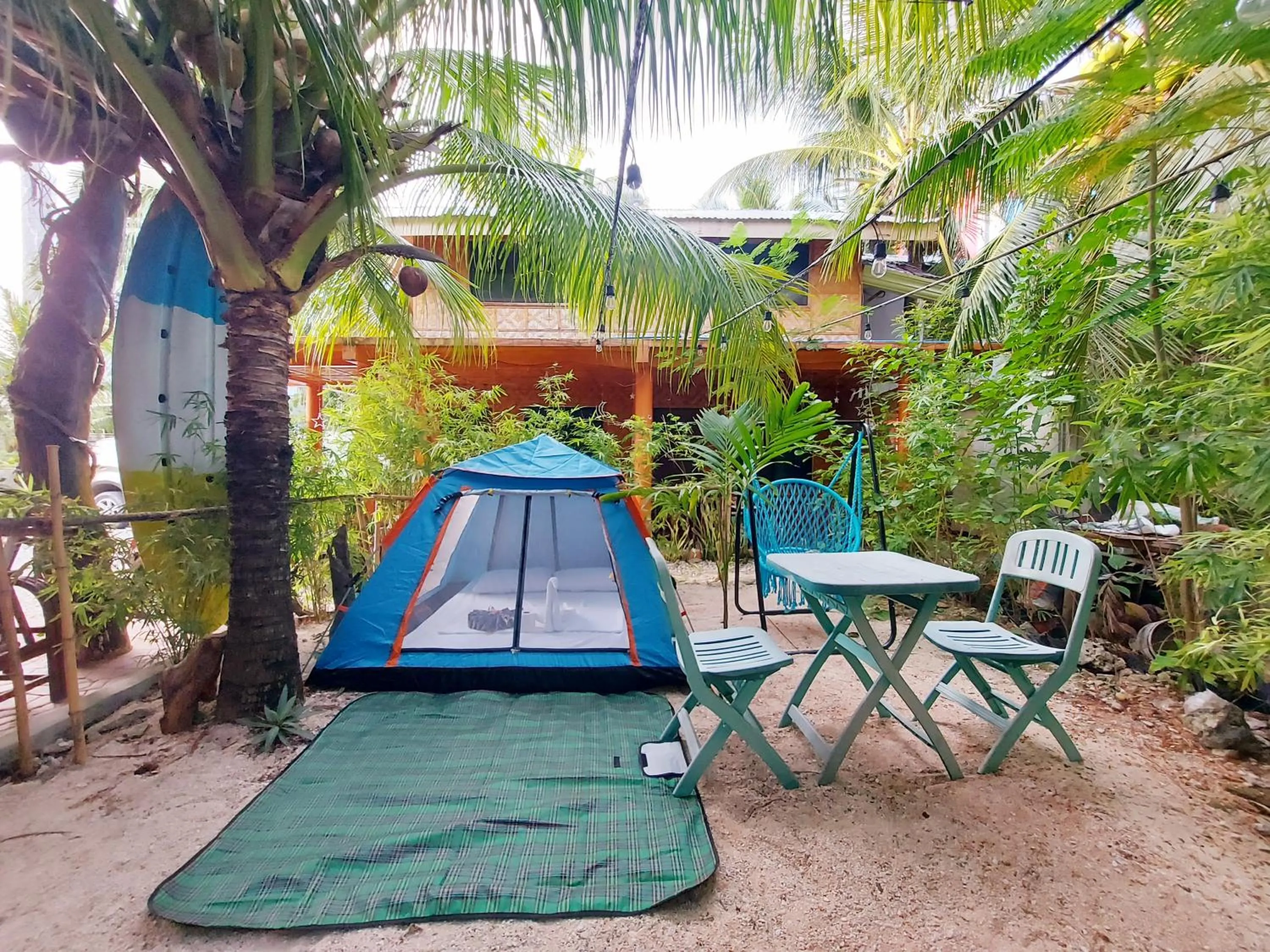Facade/entrance in New Village Lodge