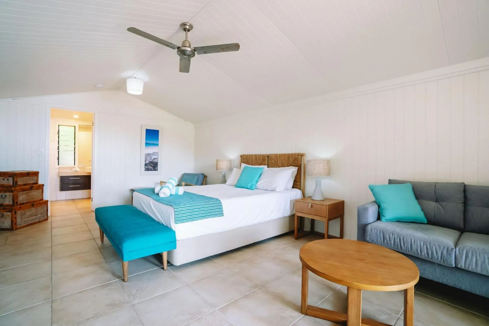 Photo of the whole room, Bed in Palm Bay Resort